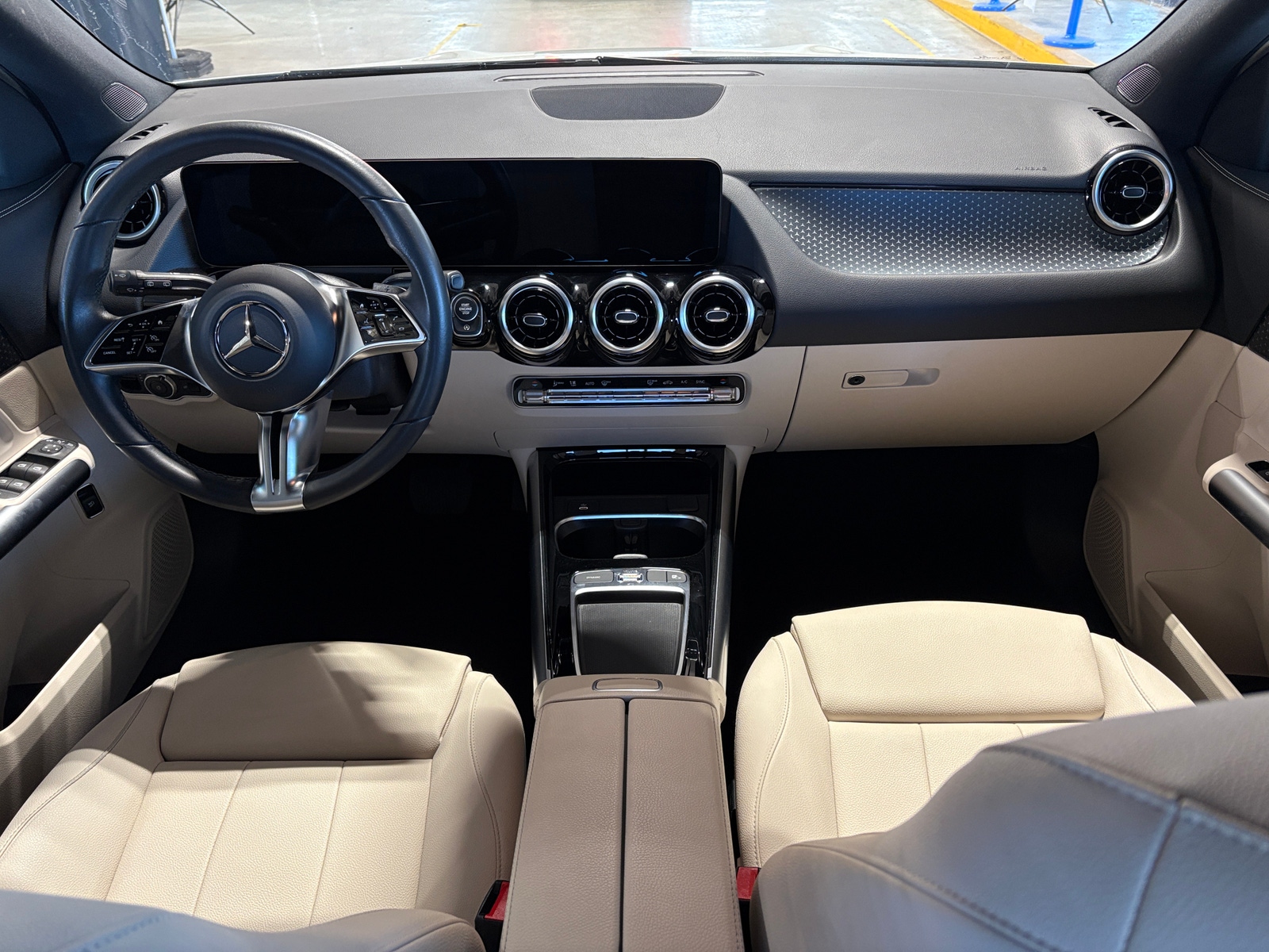 Thumbnail: 2025 Mercedes-Benz GLA - 2