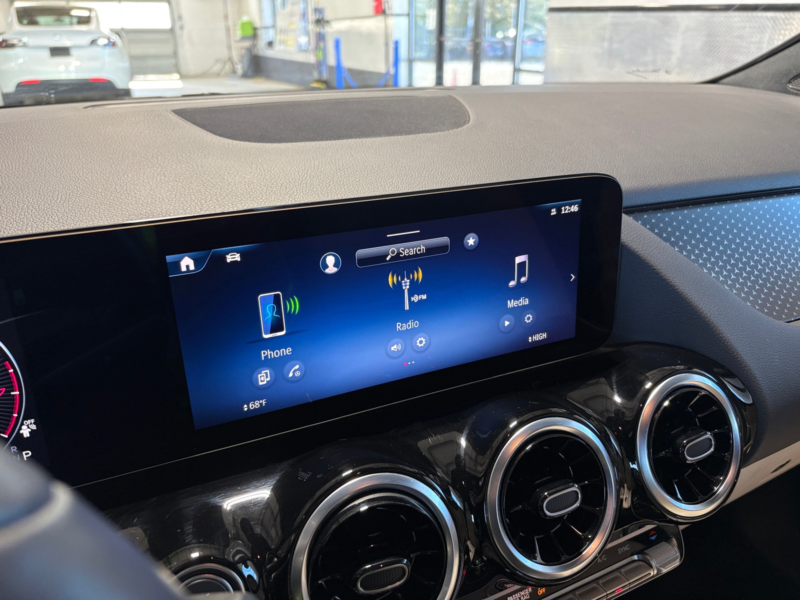 Thumbnail: 2025 Mercedes-Benz GLA - 3