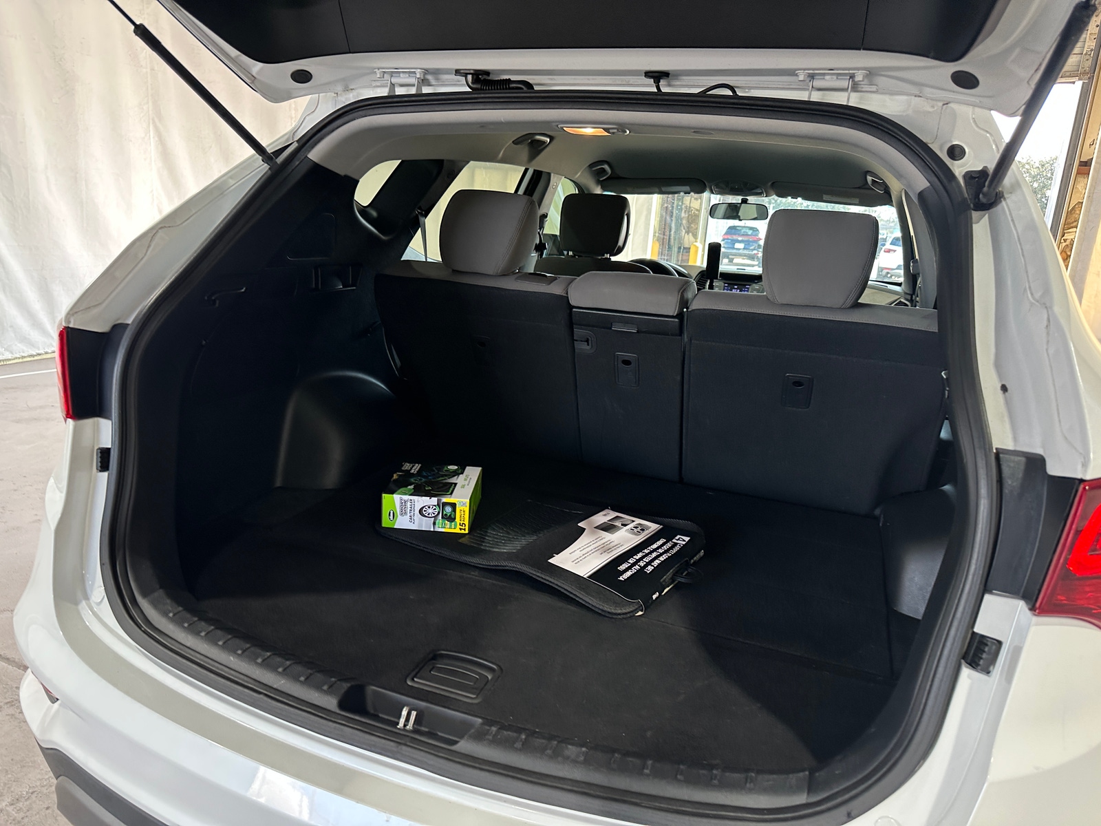 Thumbnail: 2017 Hyundai Santa Fe - 7