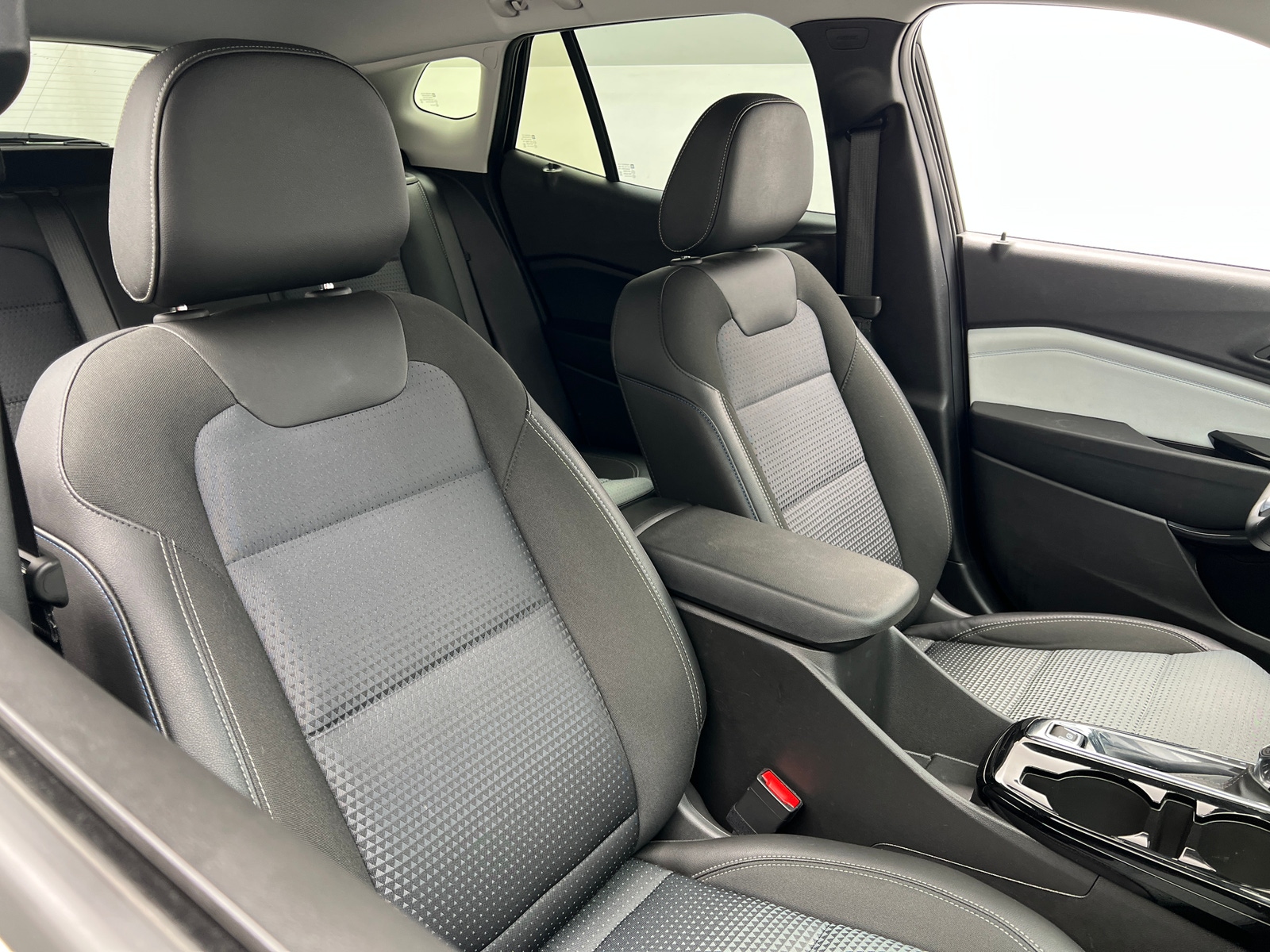 Thumbnail: 2025 Chevrolet Trax - 2