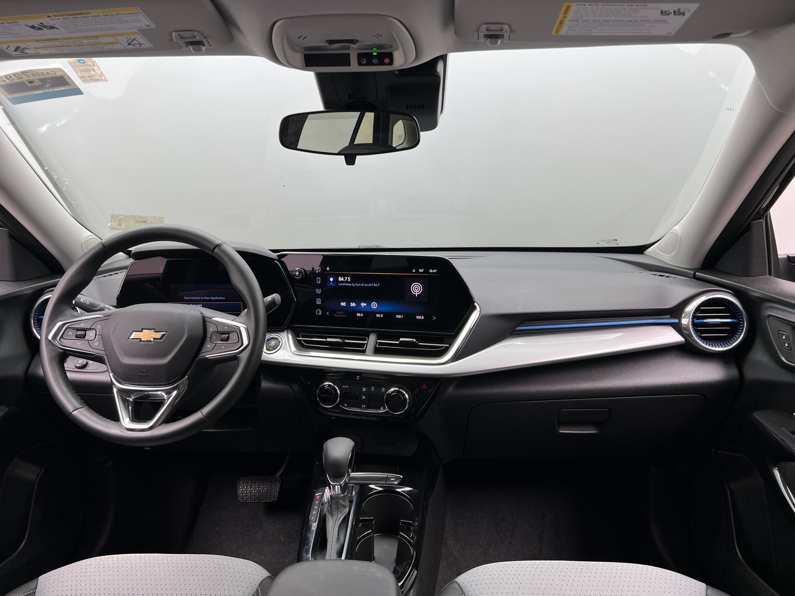 Thumbnail: 2025 Chevrolet Trax - 3