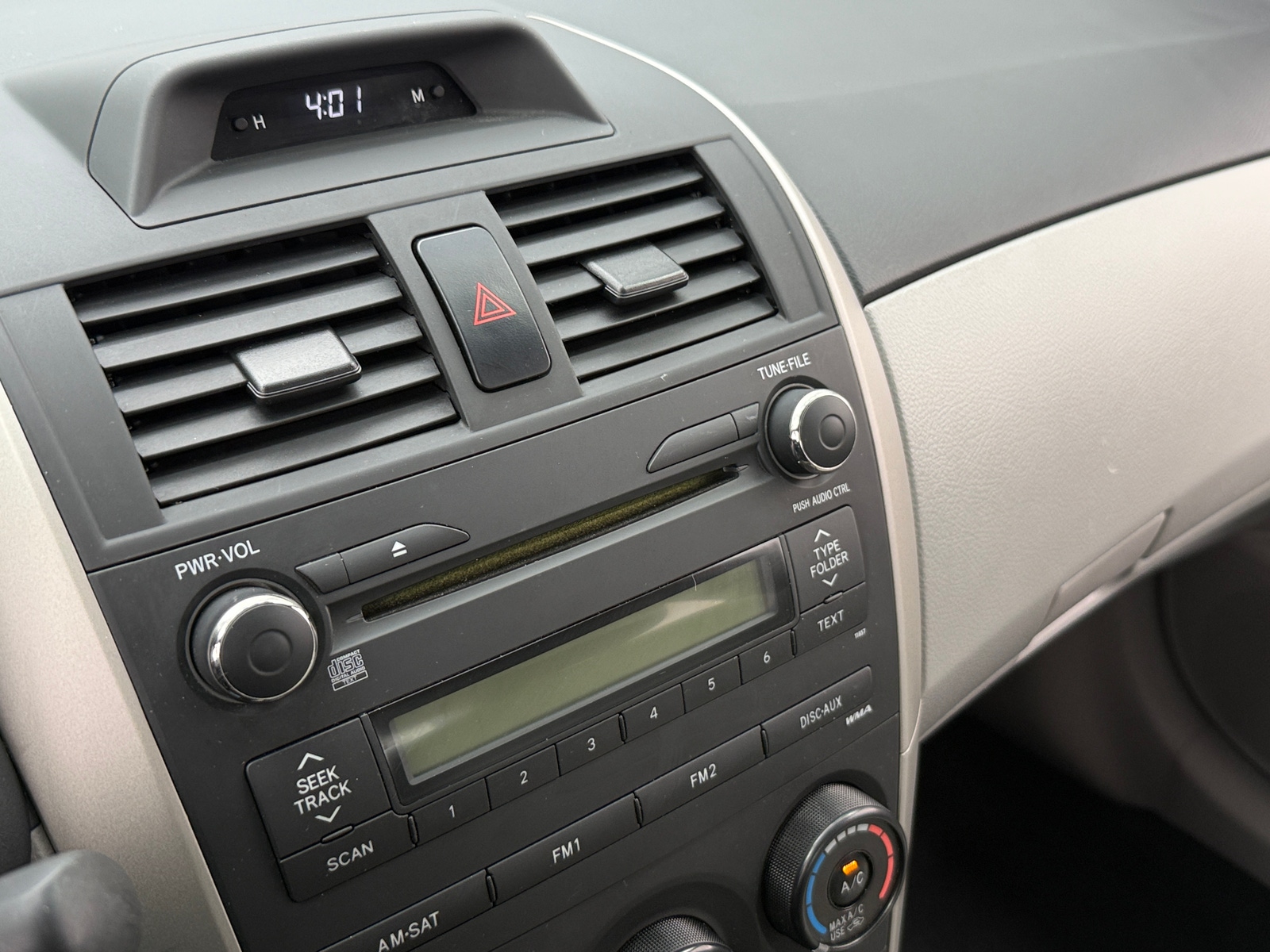 Thumbnail: 2013 Toyota Corolla - 4