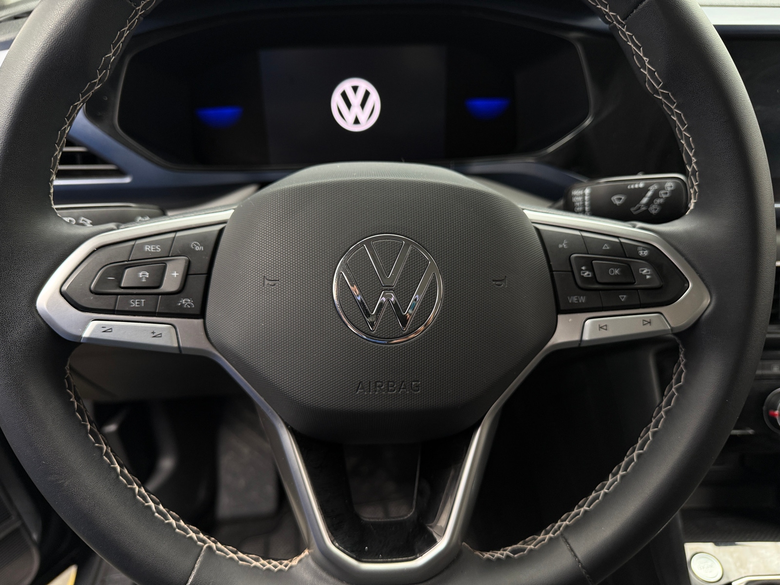 Thumbnail: 2023 Volkswagen Taos - 4