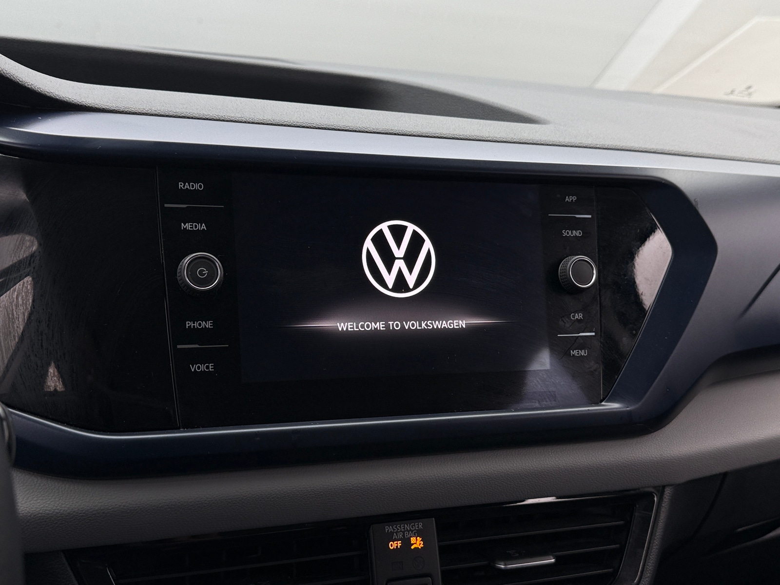 Thumbnail: 2023 Volkswagen Taos - 3