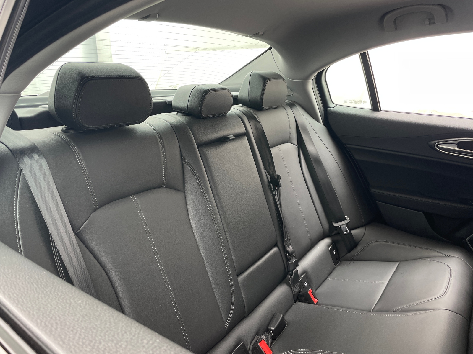 Thumbnail: 2020 Alfa Romeo Giulia - 5