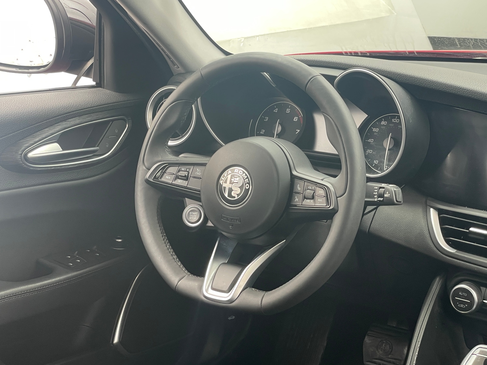 Thumbnail: 2020 Alfa Romeo Giulia - 4