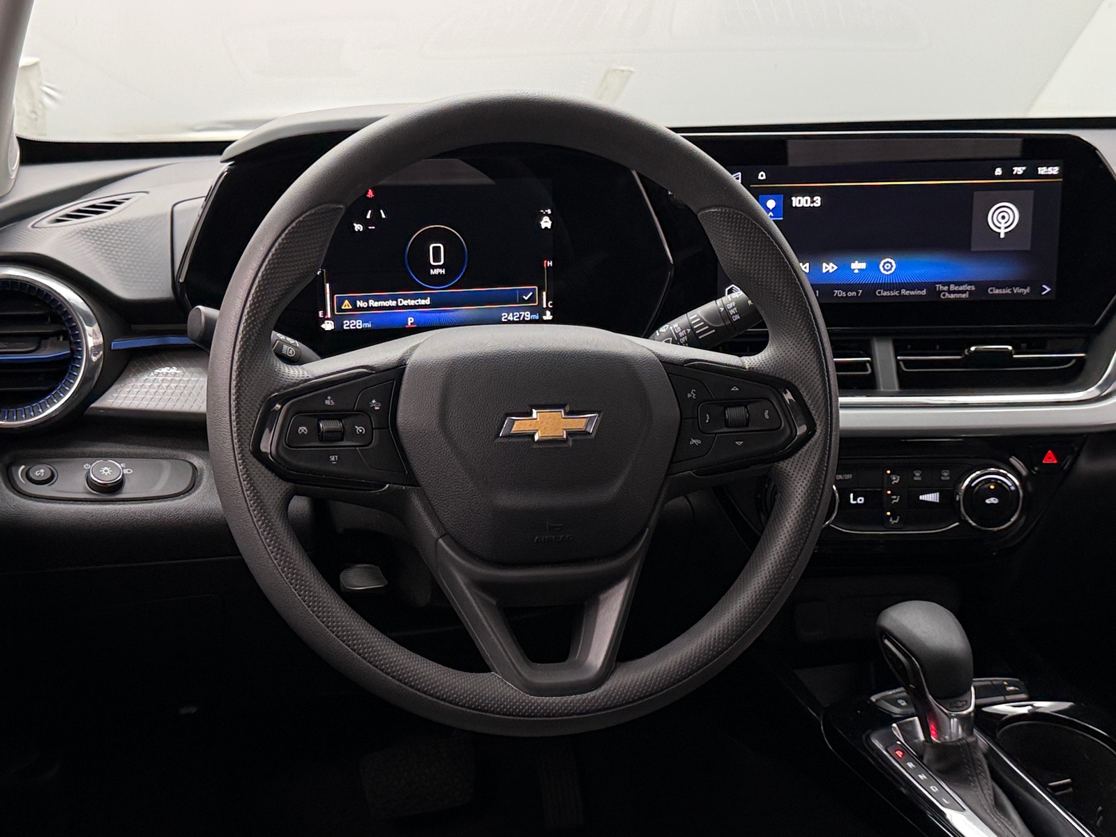 Thumbnail: 2025 Chevrolet Trax - 5