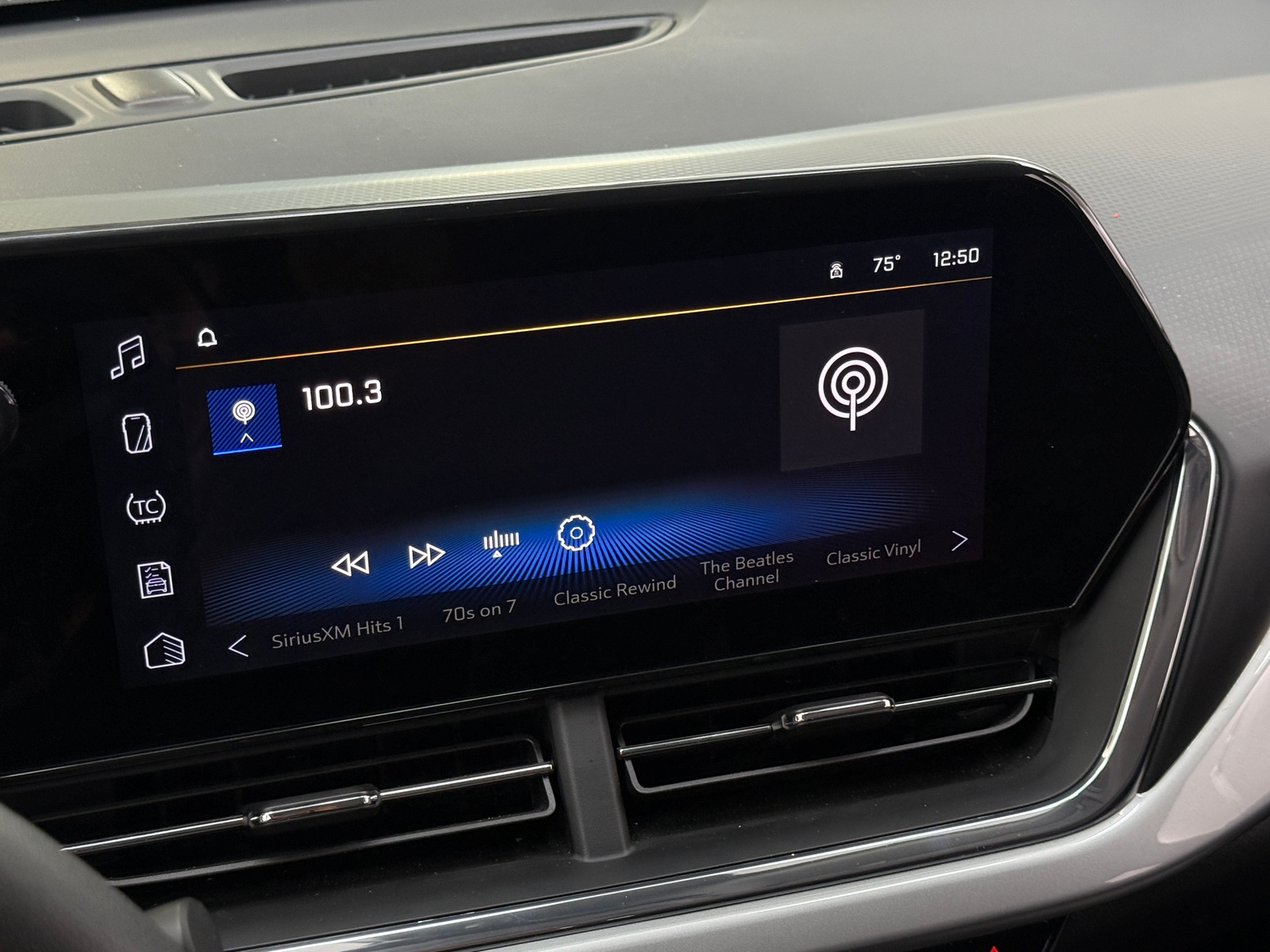 Thumbnail: 2025 Chevrolet Trax - 4