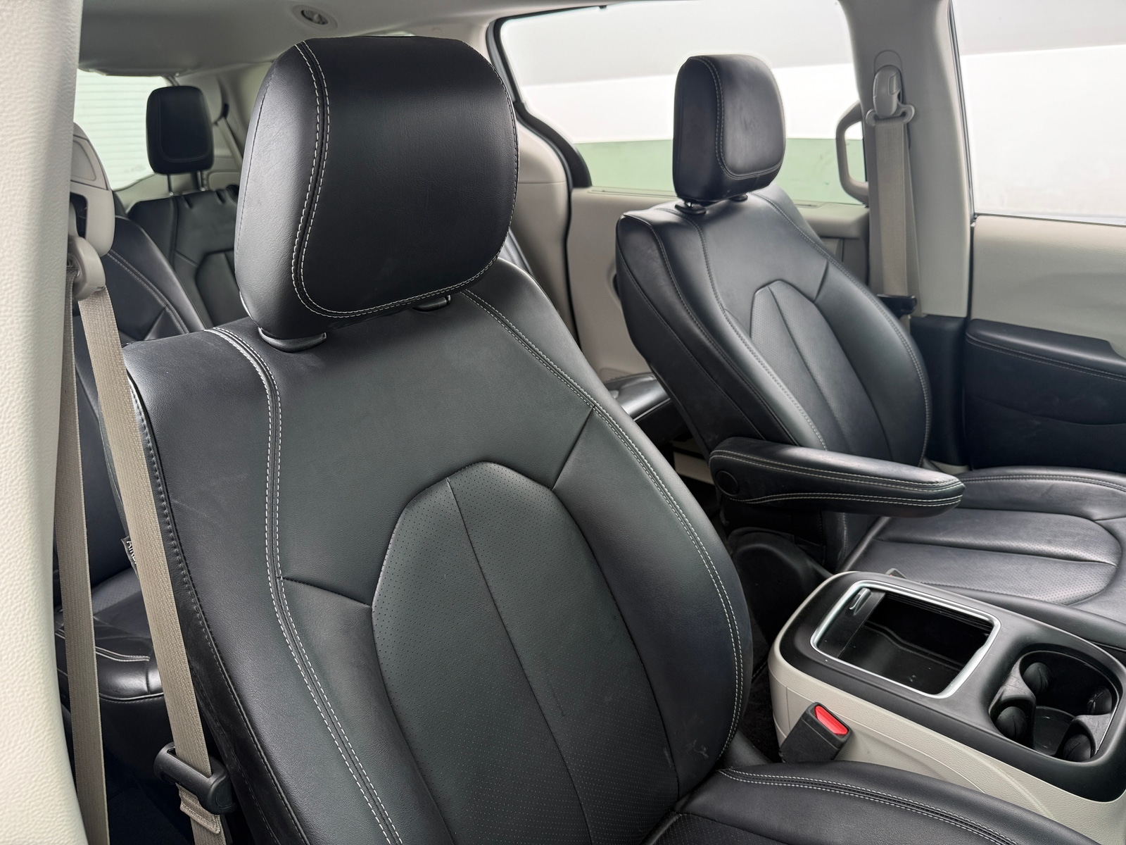 Thumbnail: 2024 Chrysler Pacifica - 2