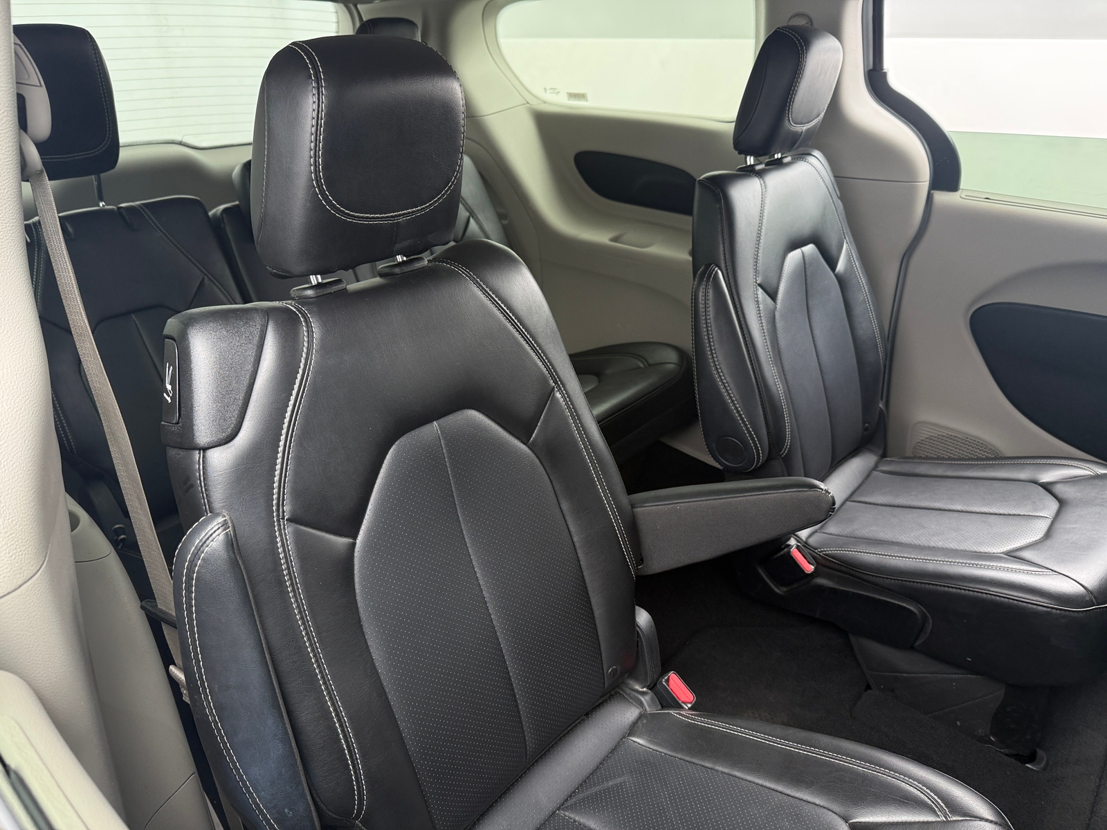 Thumbnail: 2024 Chrysler Pacifica - 6