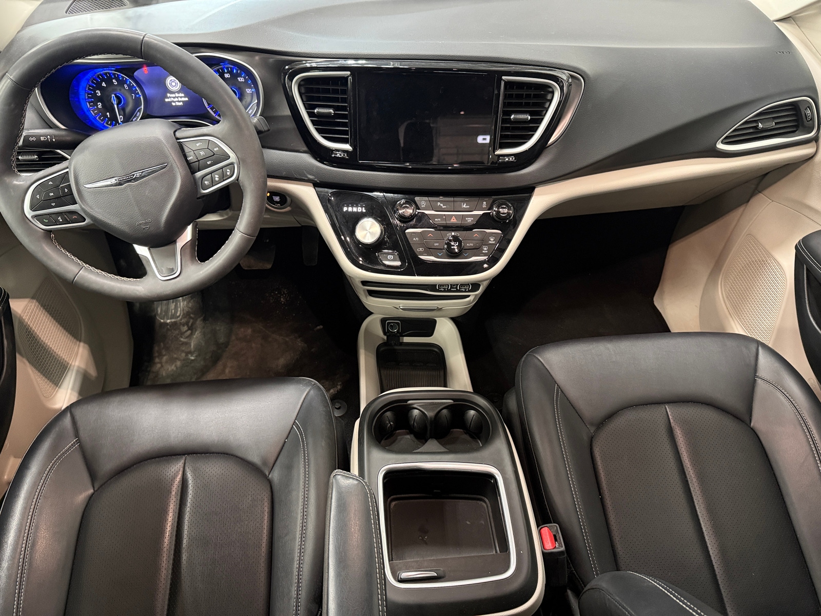 Thumbnail: 2024 Chrysler Pacifica - 3