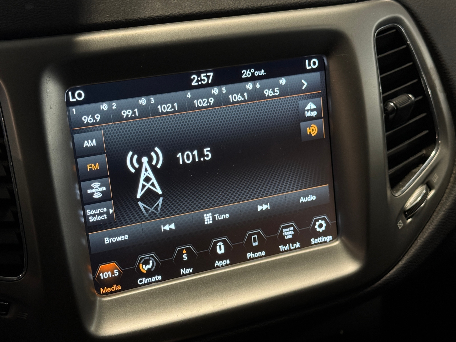 Thumbnail: 2018 Jeep Compass - 4