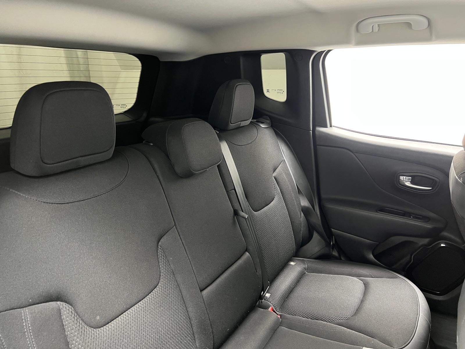 Thumbnail: 2018 Jeep Renegade - 6