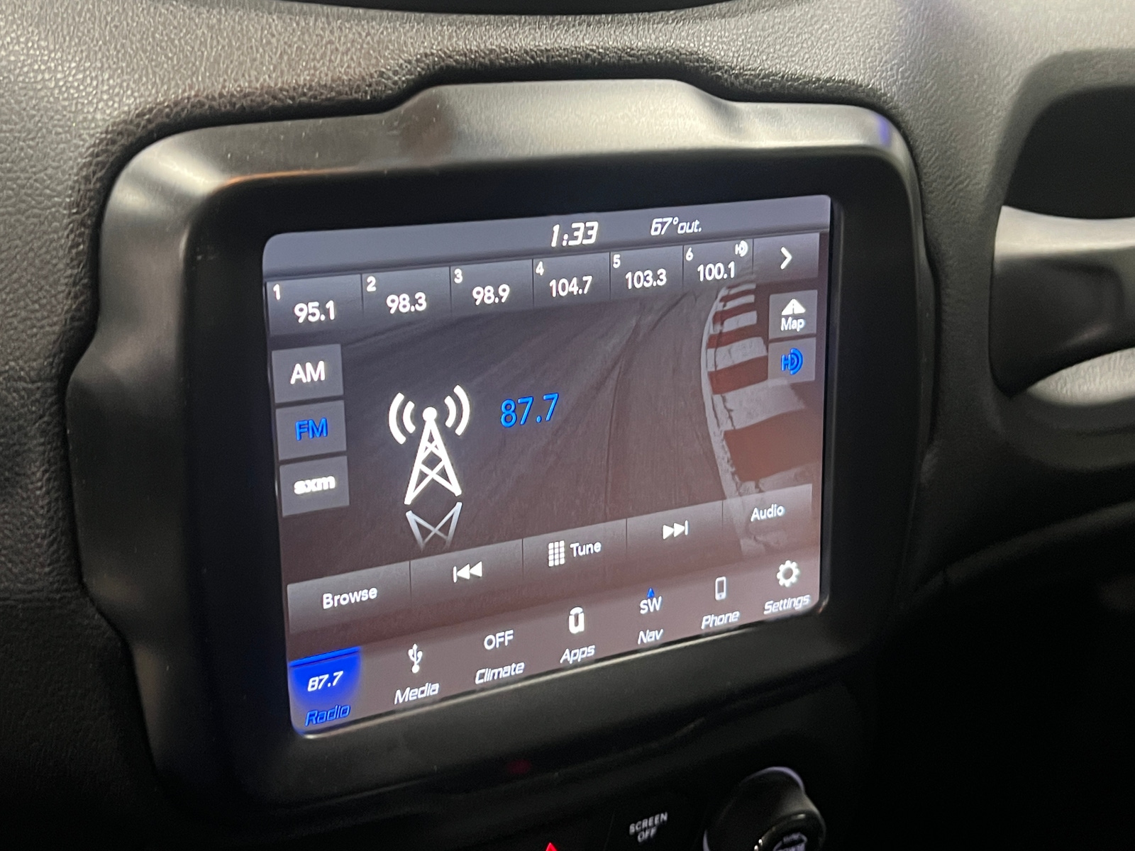 Thumbnail: 2018 Jeep Renegade - 4