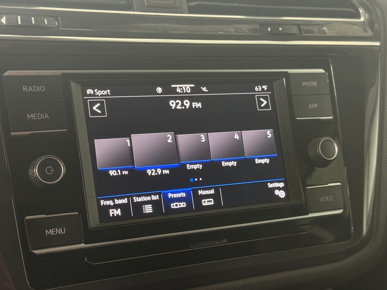 Thumbnail: 2024 Volkswagen Tiguan - 4