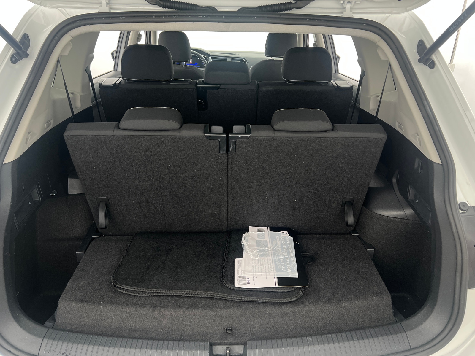 Thumbnail: 2024 Volkswagen Tiguan - 7