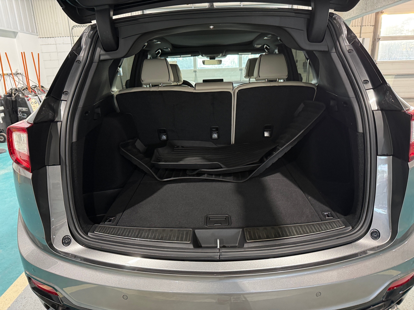 Thumbnail: 2025 Acura RDX - 6