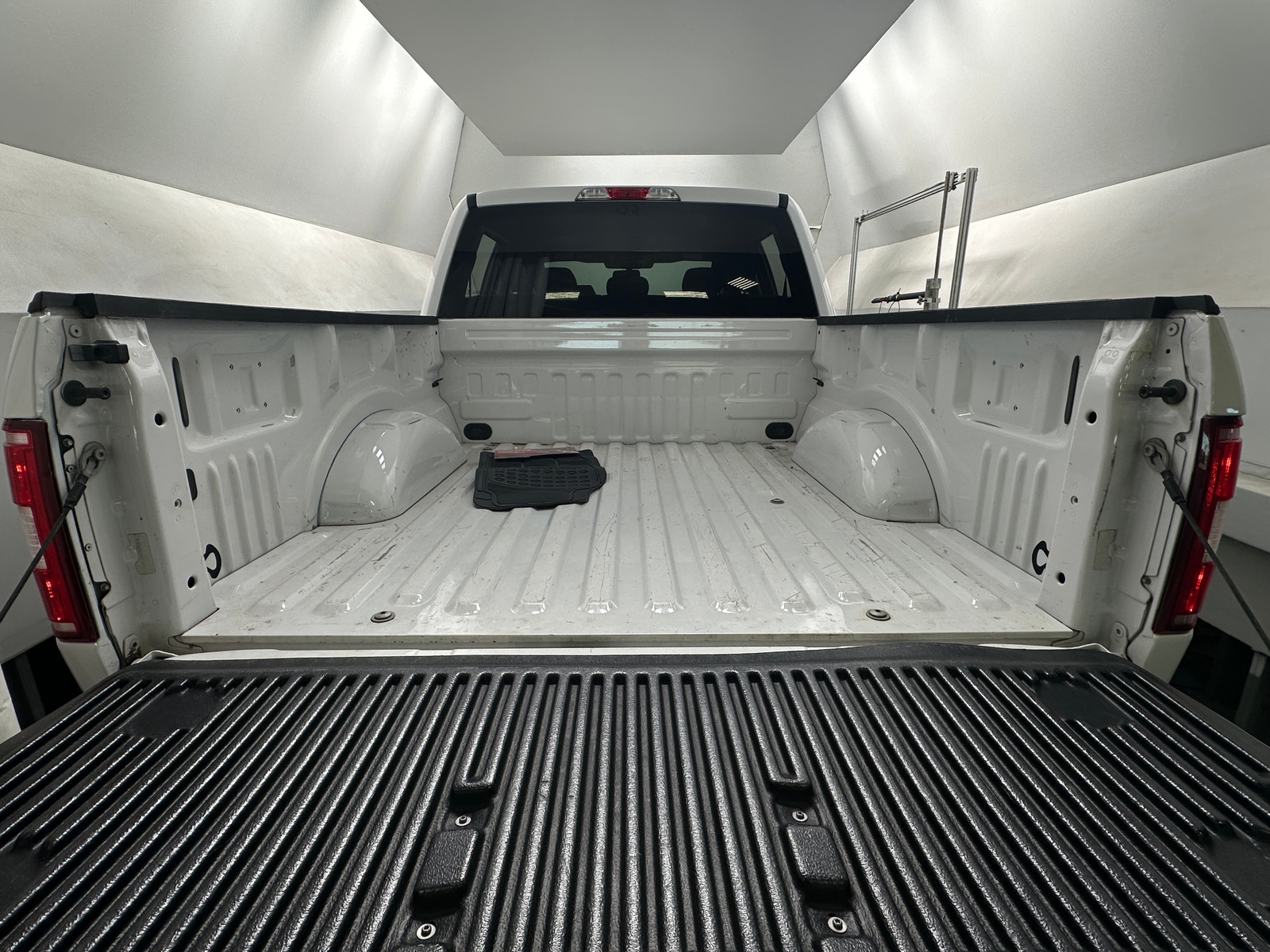 Thumbnail: 2020 Ford Econoline - 7