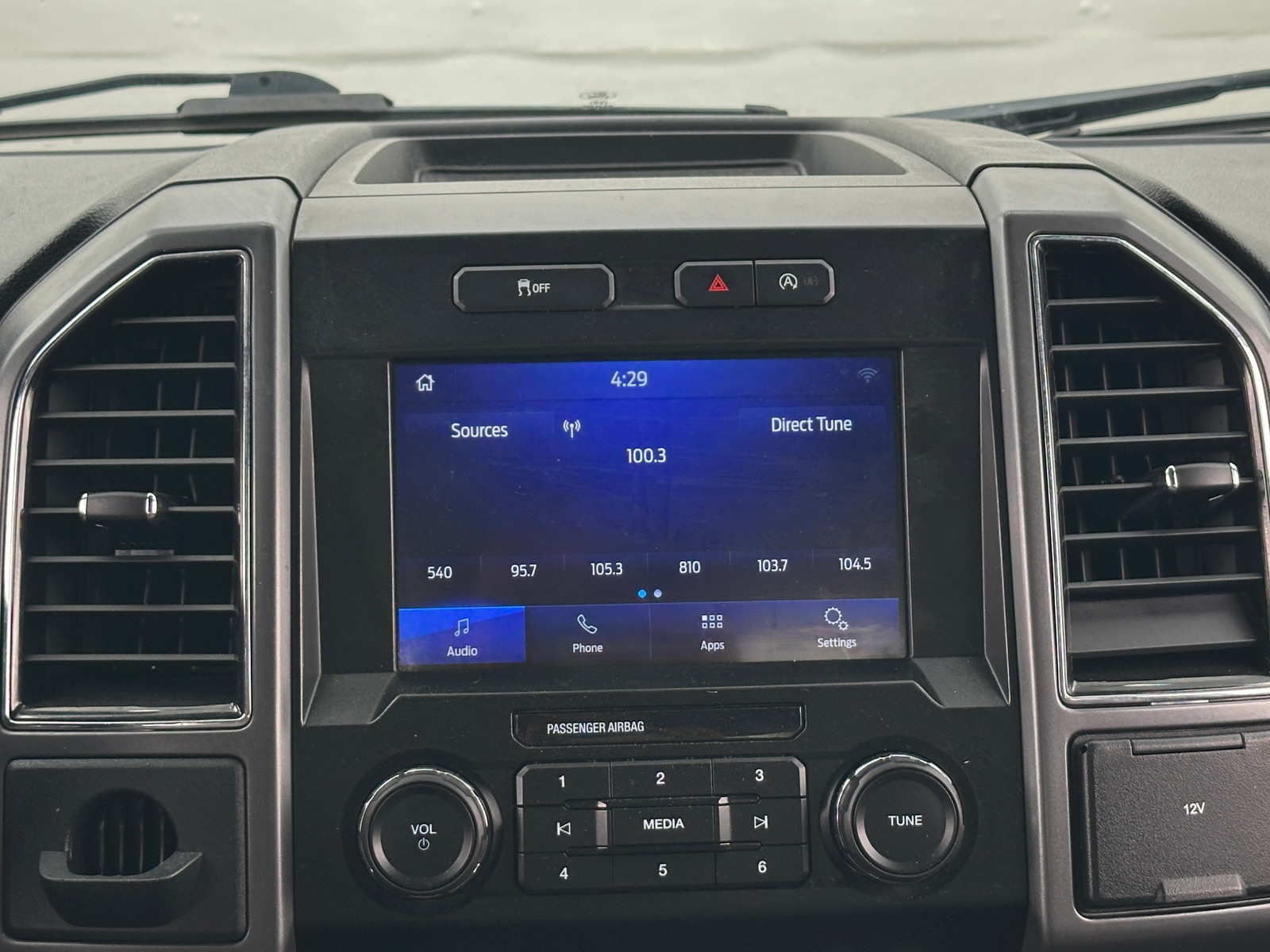 Thumbnail: 2020 Ford Econoline - 4