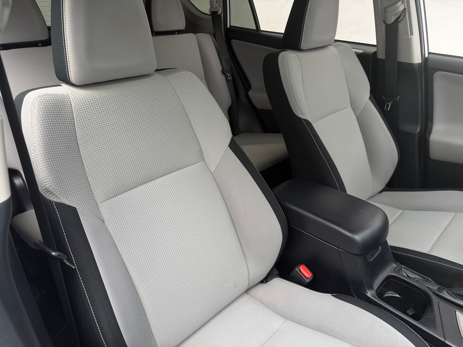 Thumbnail: 2016 Toyota RAV4 - 2