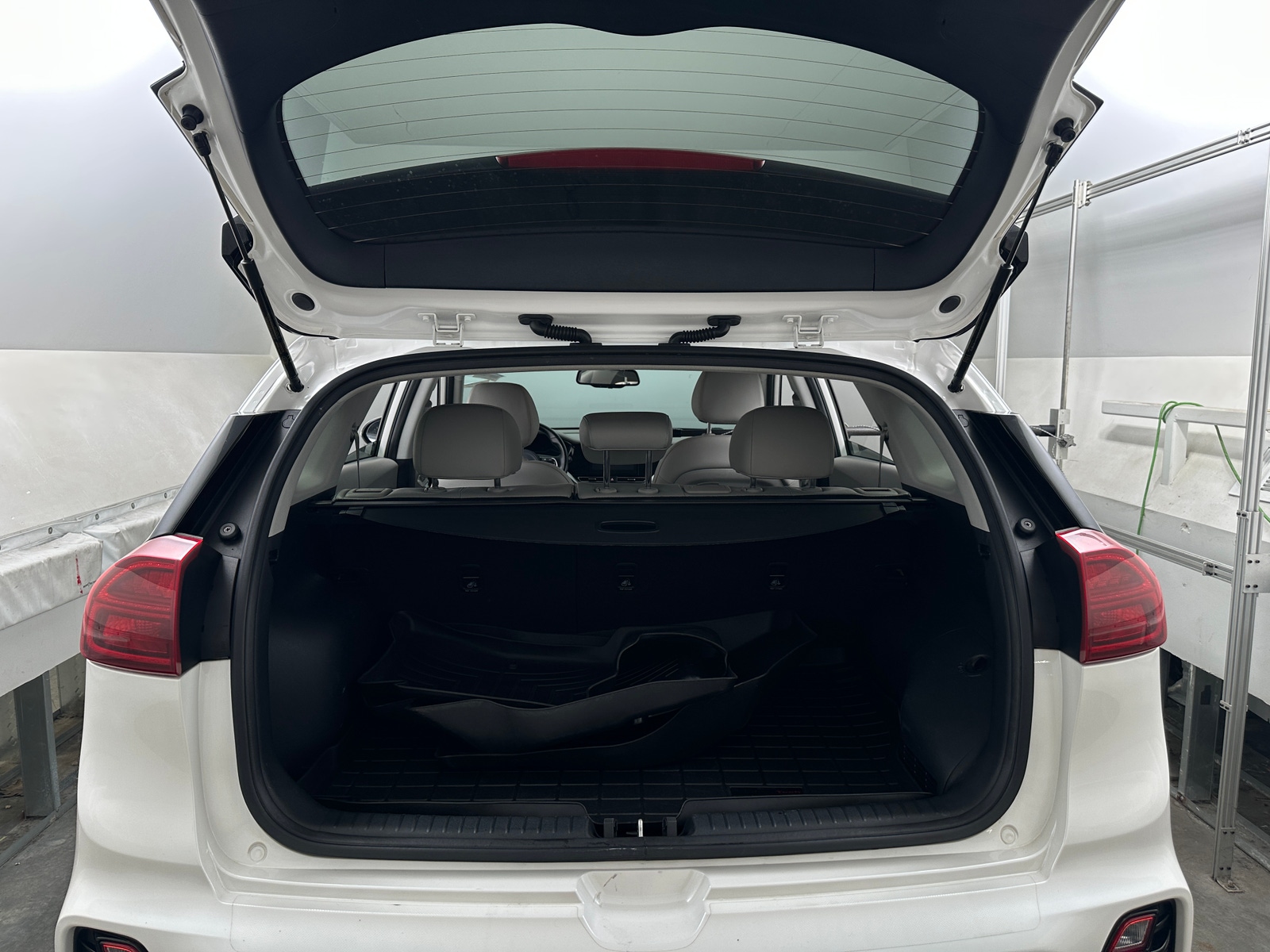 Thumbnail: 2020 Kia Niro - 6