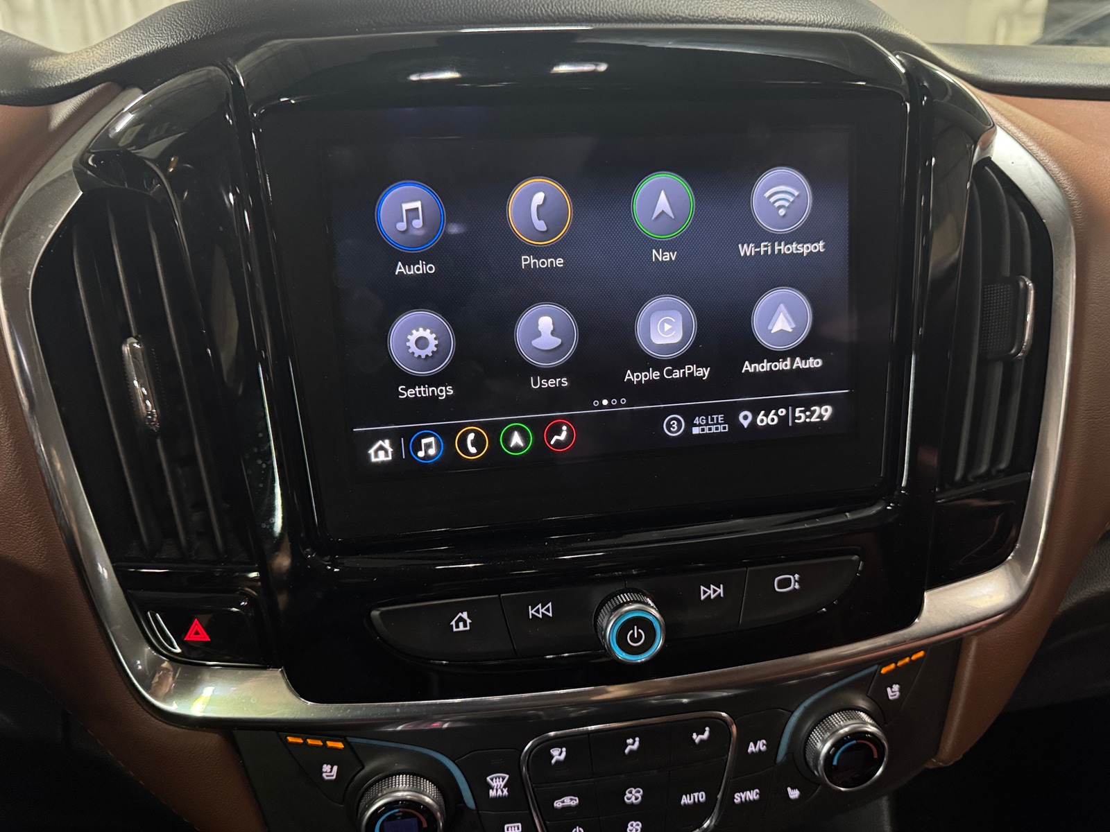 Thumbnail: 2021 Chevrolet Traverse - 3