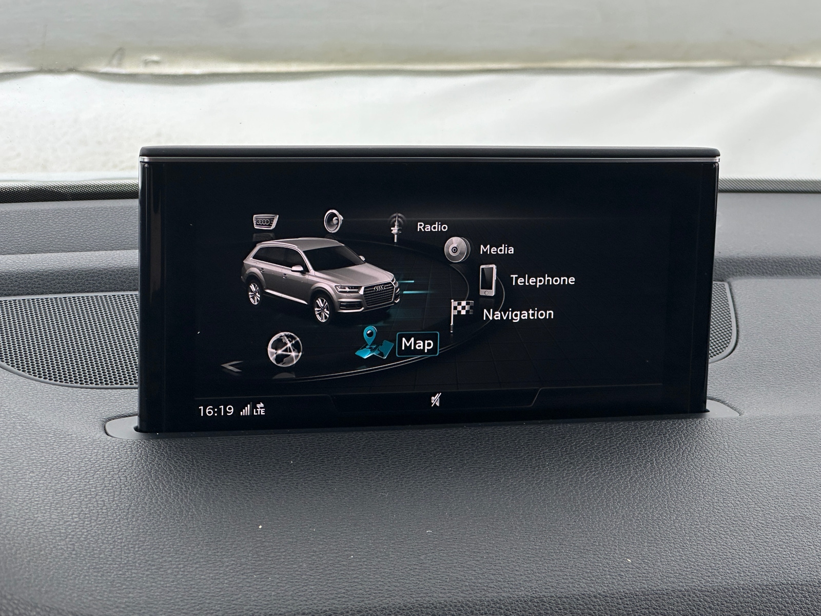 Thumbnail: 2018 Audi Q7 - 3