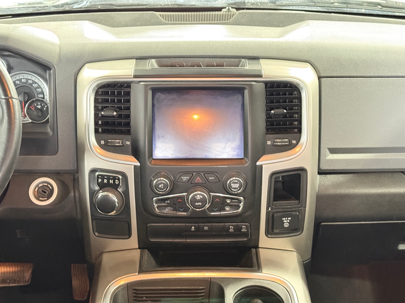 Thumbnail: 2019 RAM 1500 Classic - 4