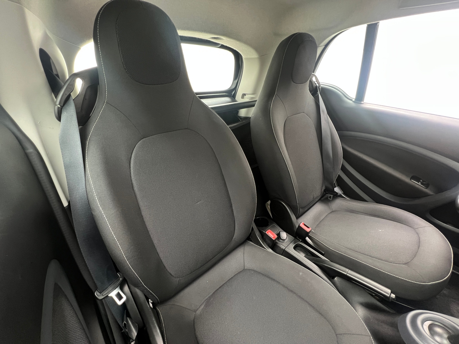 Thumbnail: 2018 smart fortwo - 2