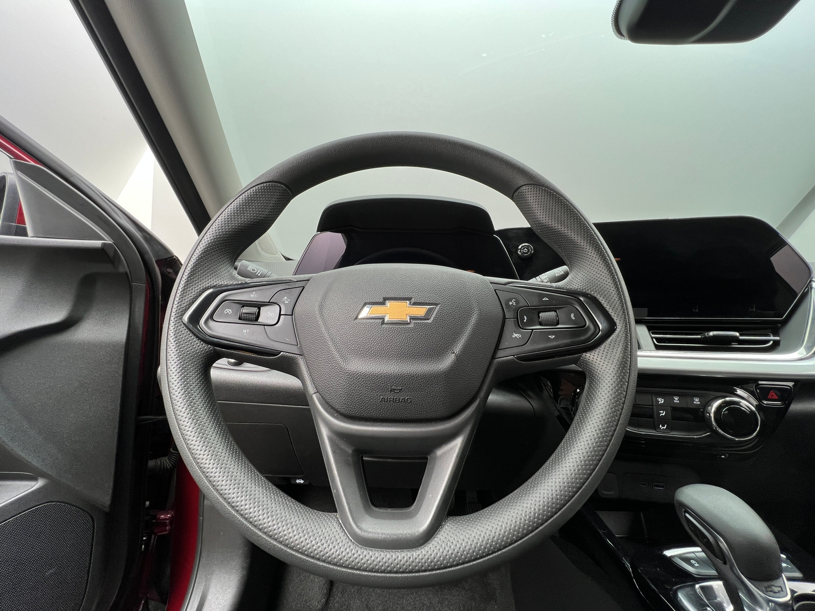 Thumbnail: 2025 Chevrolet Trax - 5