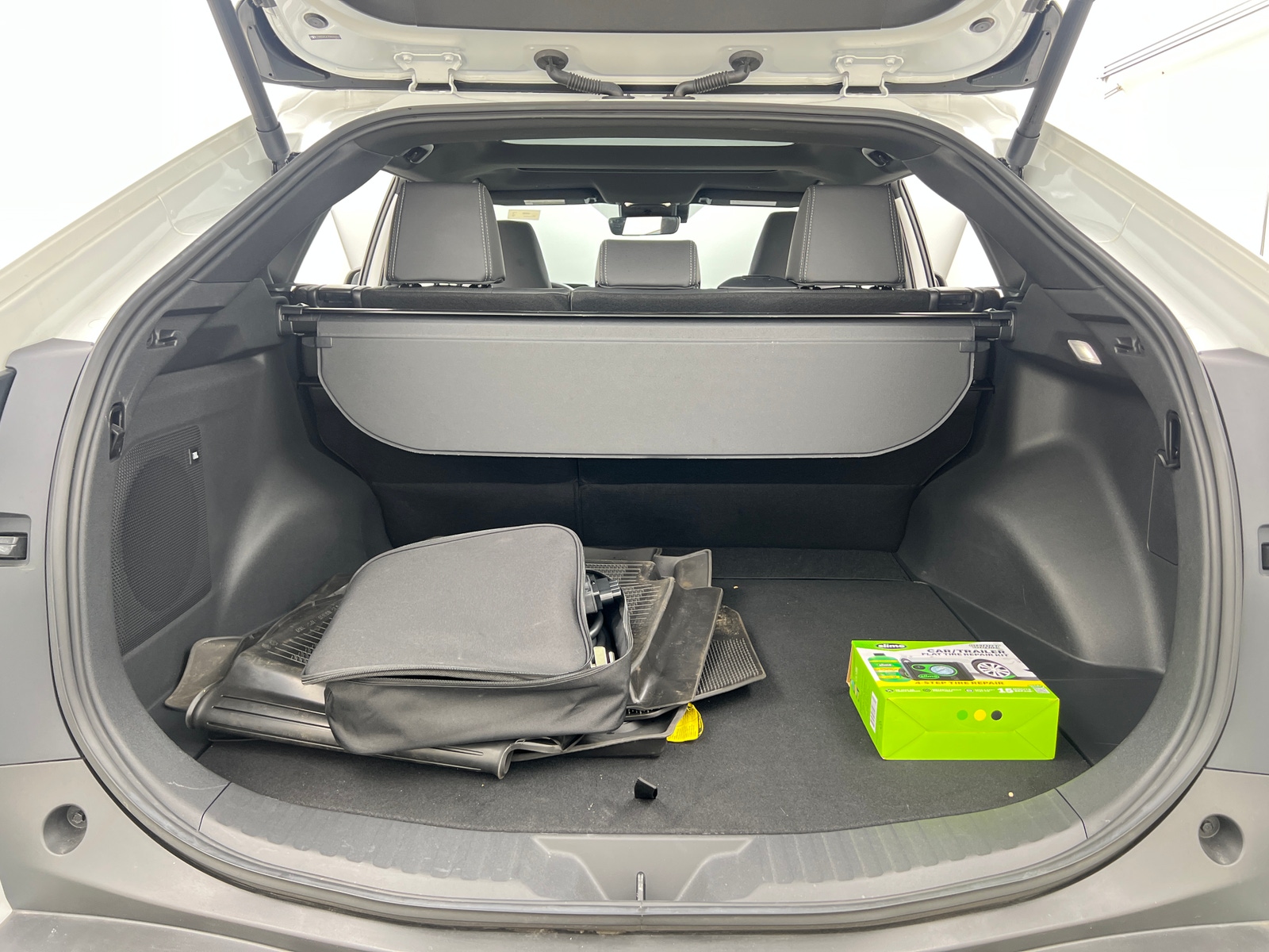 Thumbnail: 2024 Toyota bZ4X - 6