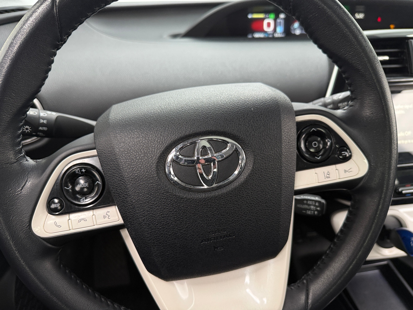 Thumbnail: 2017 Toyota Prius - 4