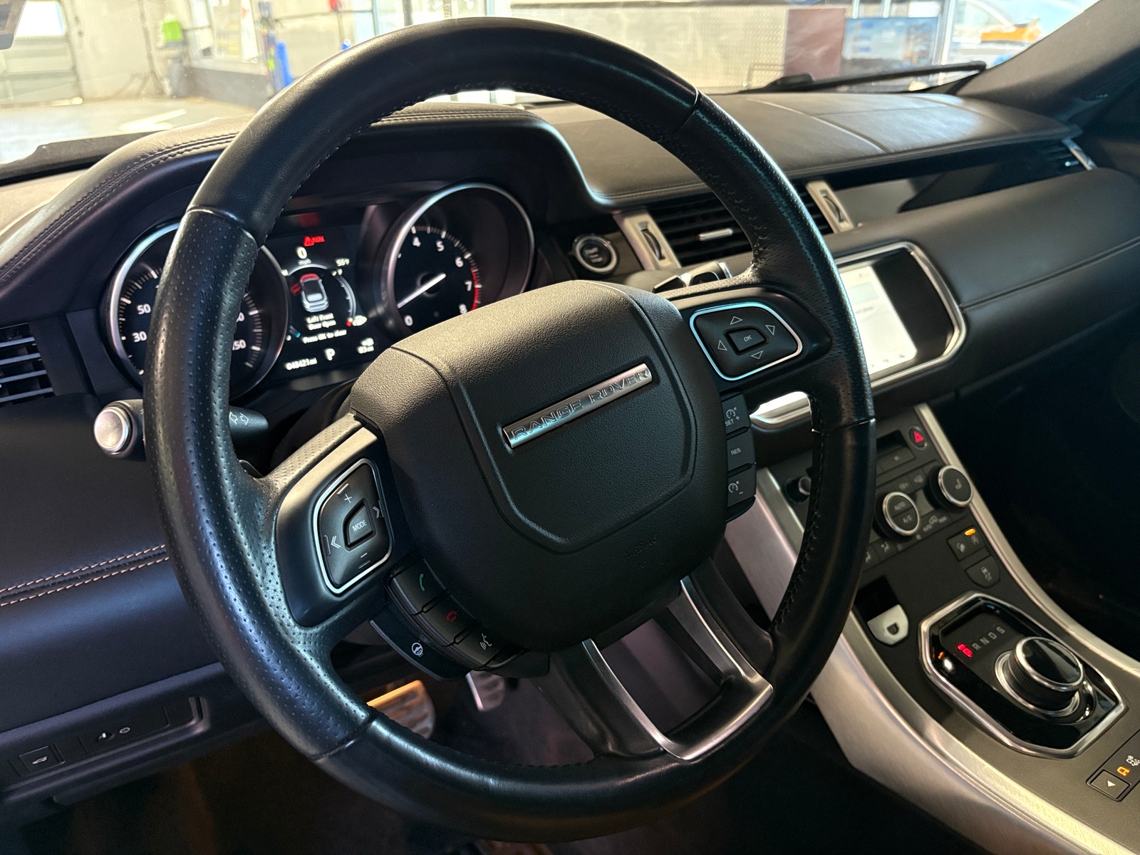 Thumbnail: 2017 Land Rover Range Rover Evoque - 4