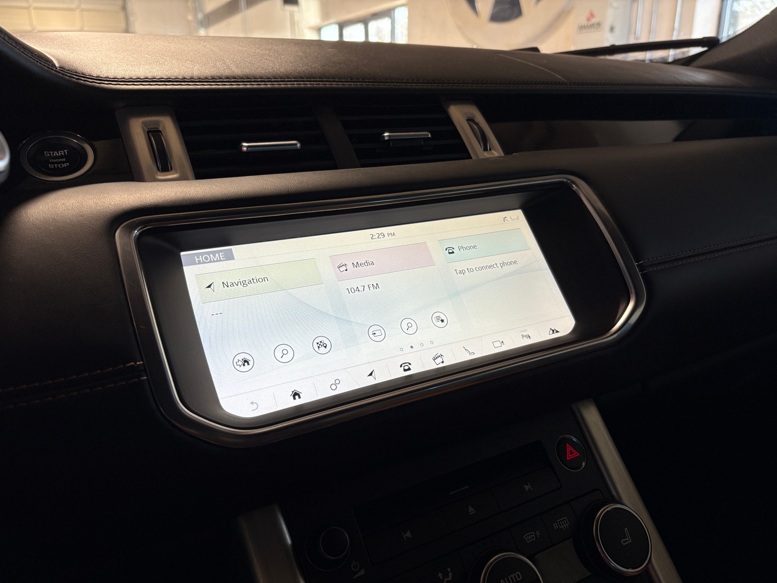 Thumbnail: 2017 Land Rover Range Rover Evoque - 3