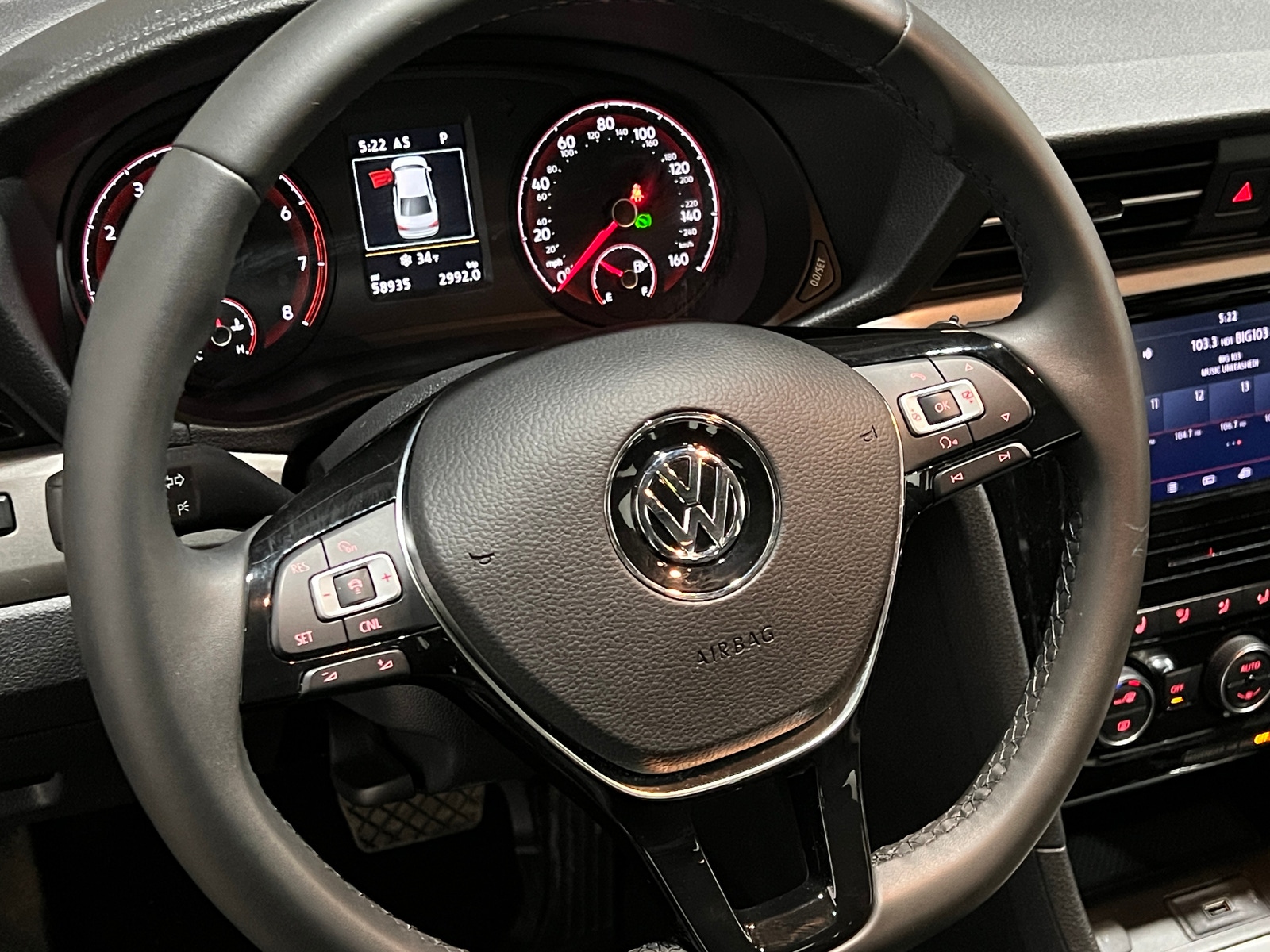 Thumbnail: 2022 Volkswagen Passat - 4