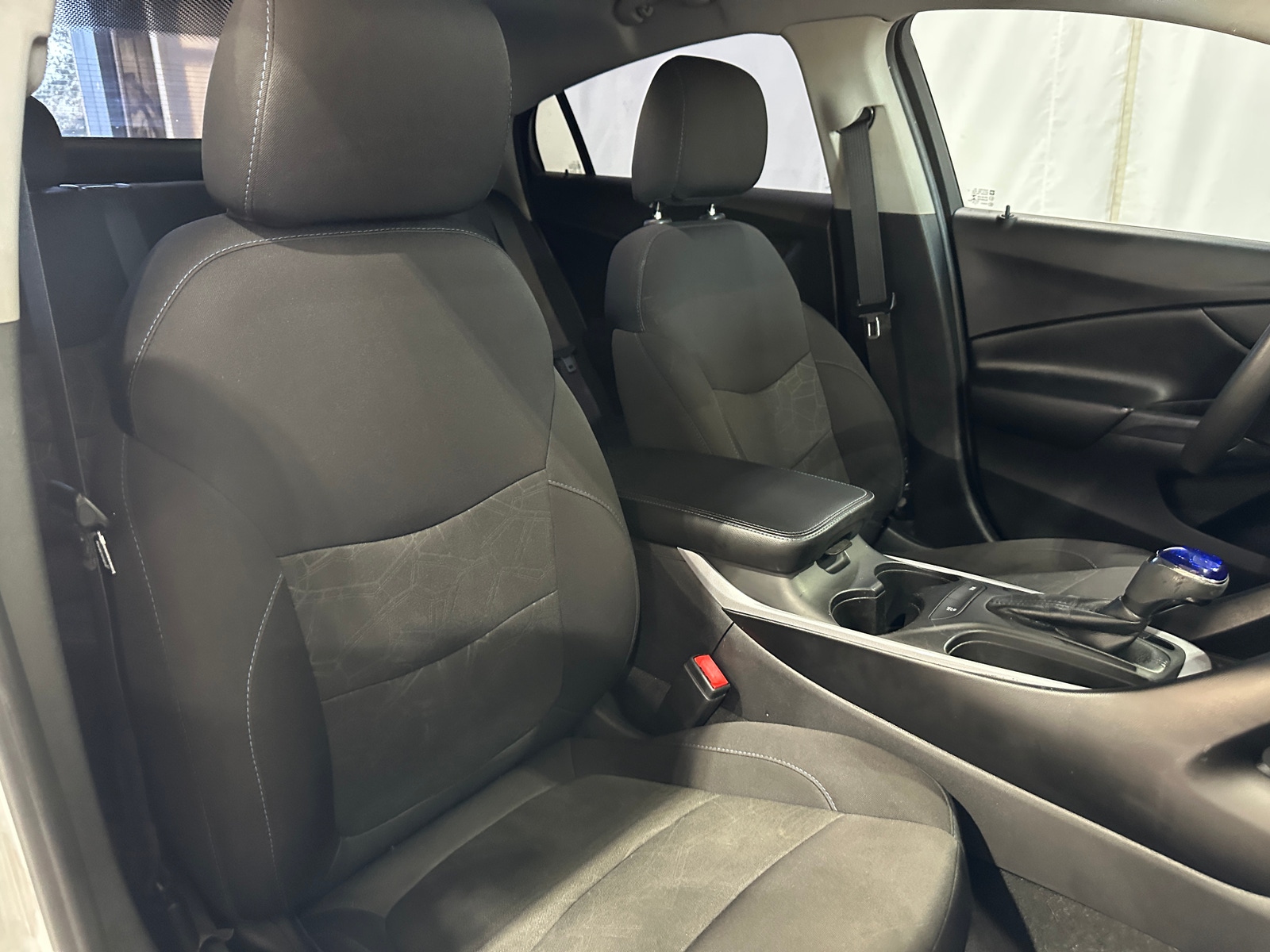 Thumbnail: 2018 Chevrolet Volt - 2