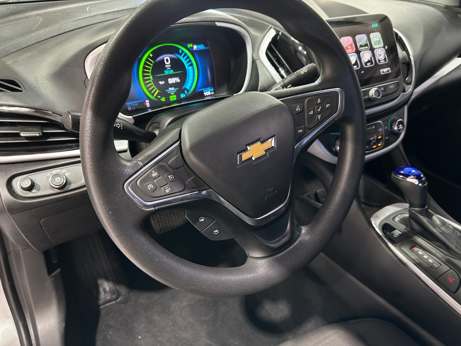 Thumbnail: 2018 Chevrolet Volt - 5