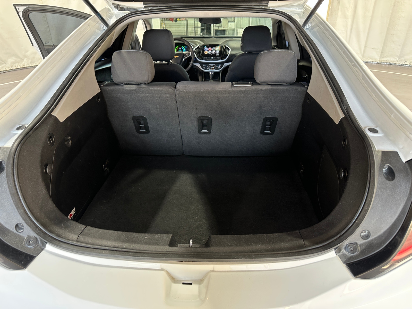 Thumbnail: 2018 Chevrolet Volt - 7