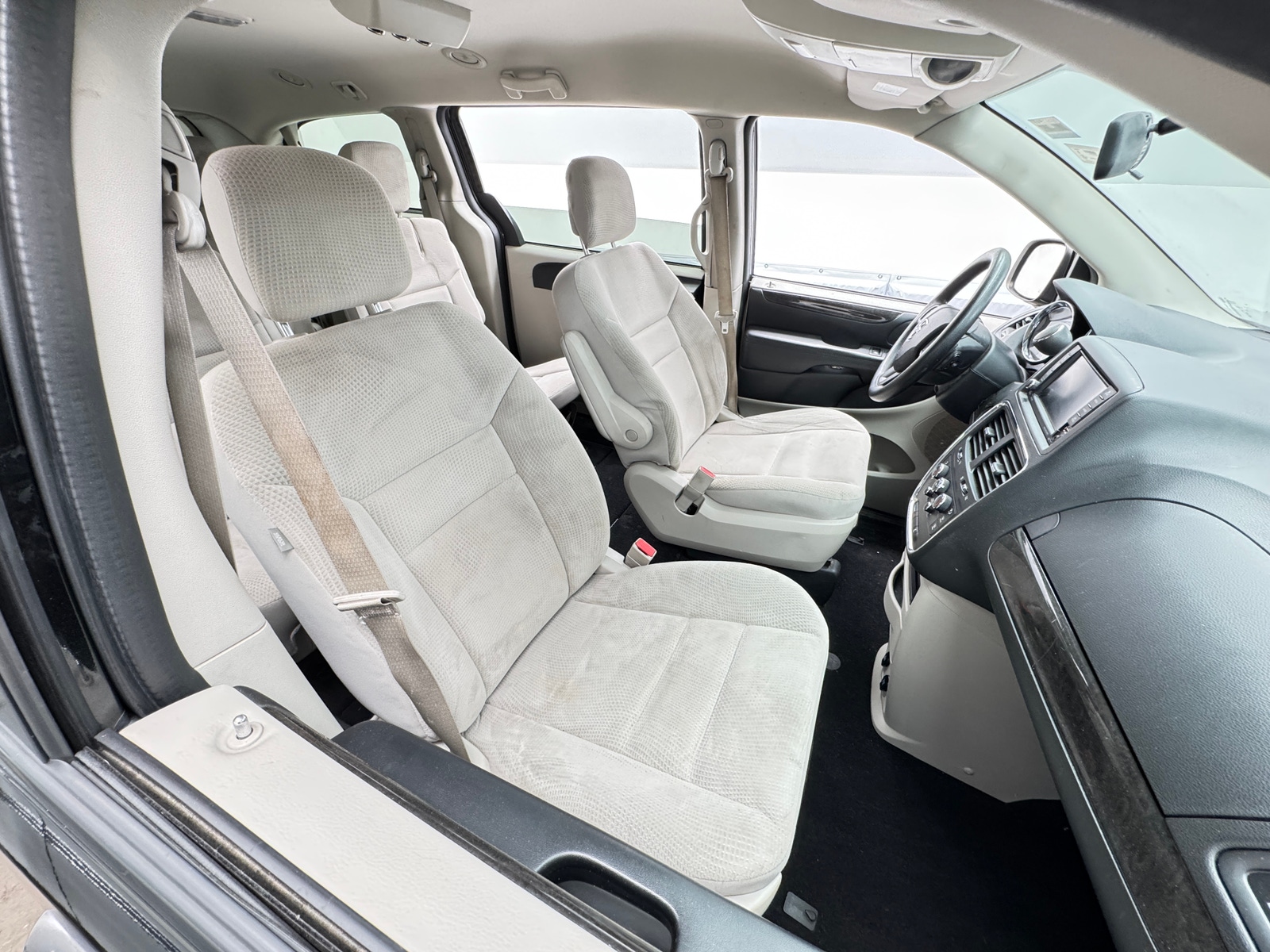 Thumbnail: 2018 Dodge Grand Caravan - 2