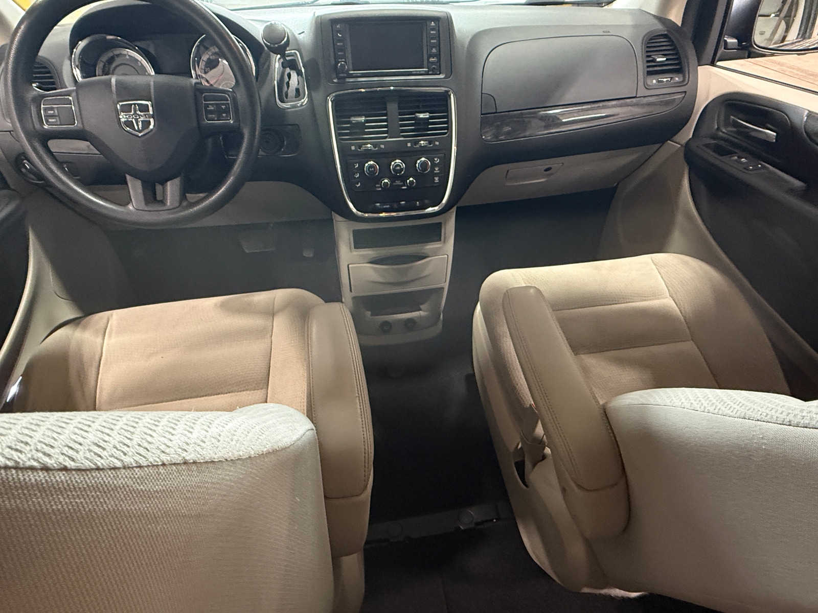 Thumbnail: 2018 Dodge Grand Caravan - 3