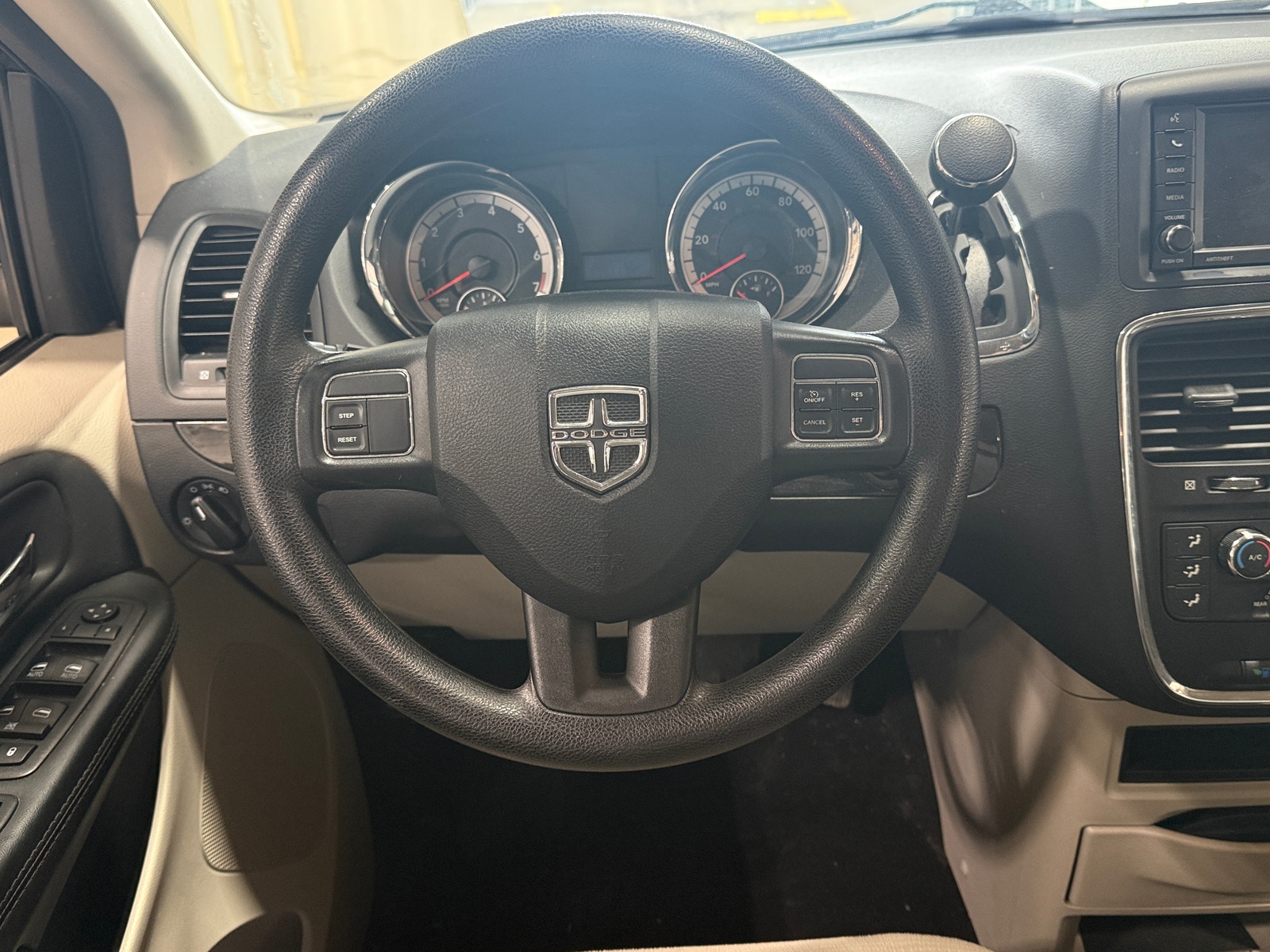 Thumbnail: 2018 Dodge Grand Caravan - 5