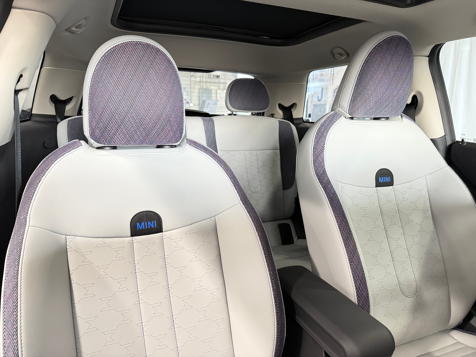 Thumbnail: 2025 MINI Cooper Hardtop - 2