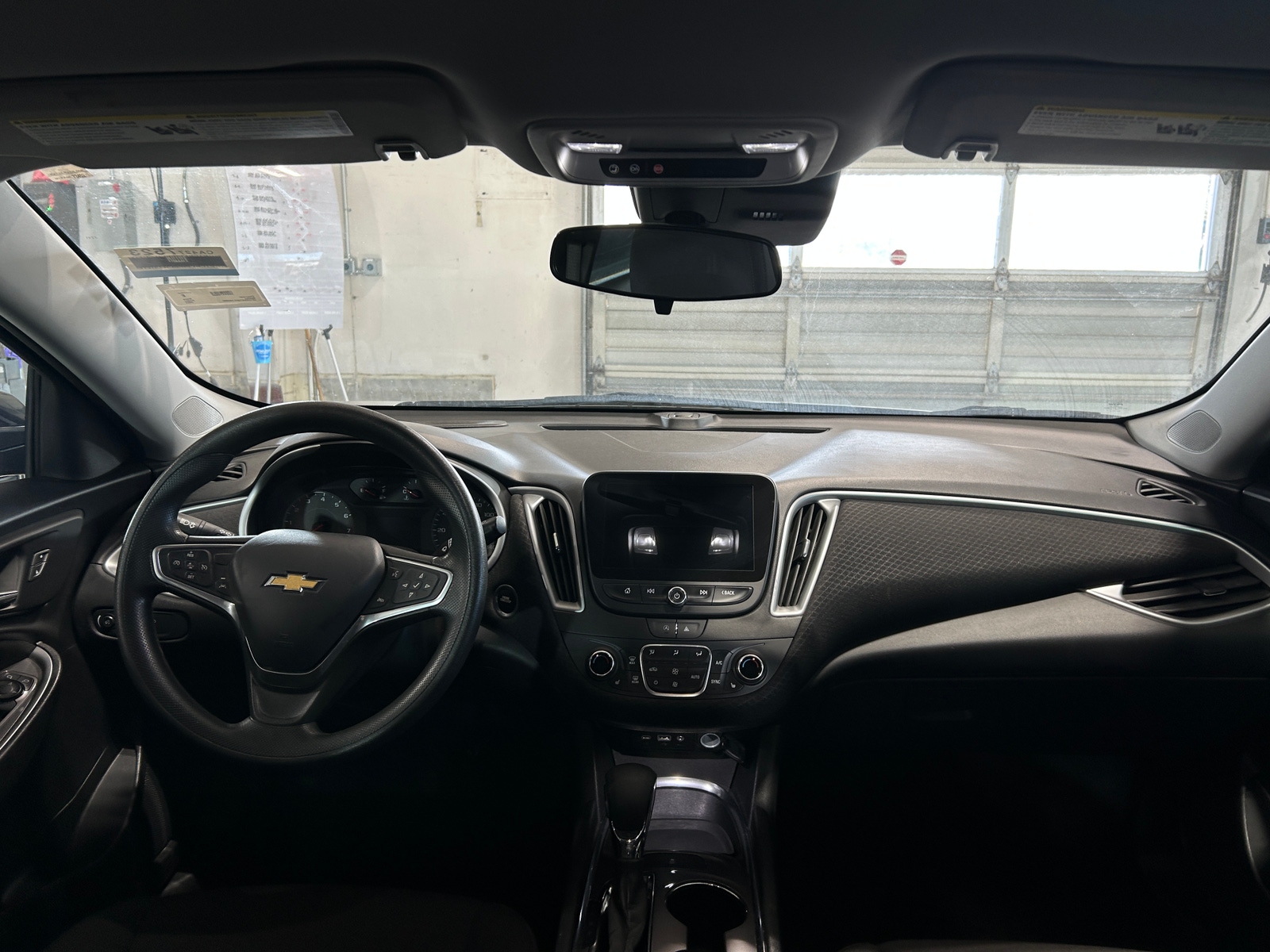 Thumbnail: 2023 Chevrolet Malibu - 3