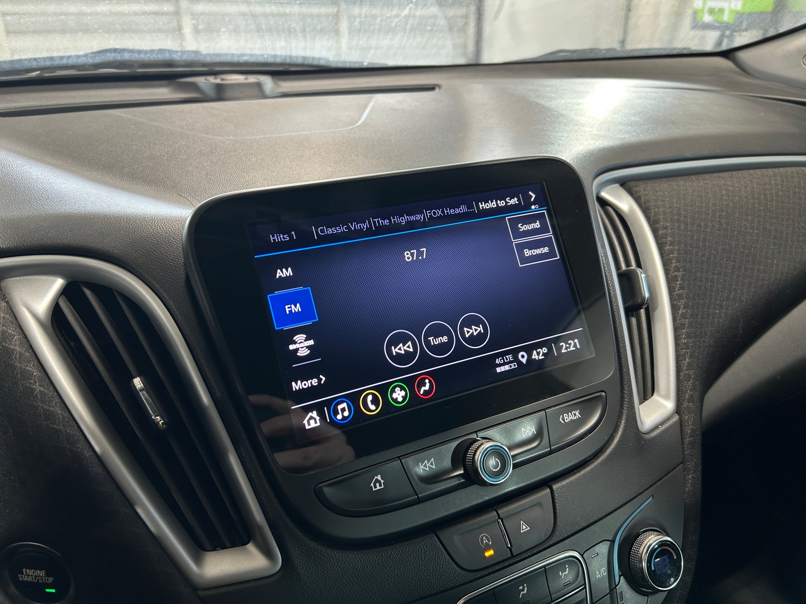 Thumbnail: 2023 Chevrolet Malibu - 4