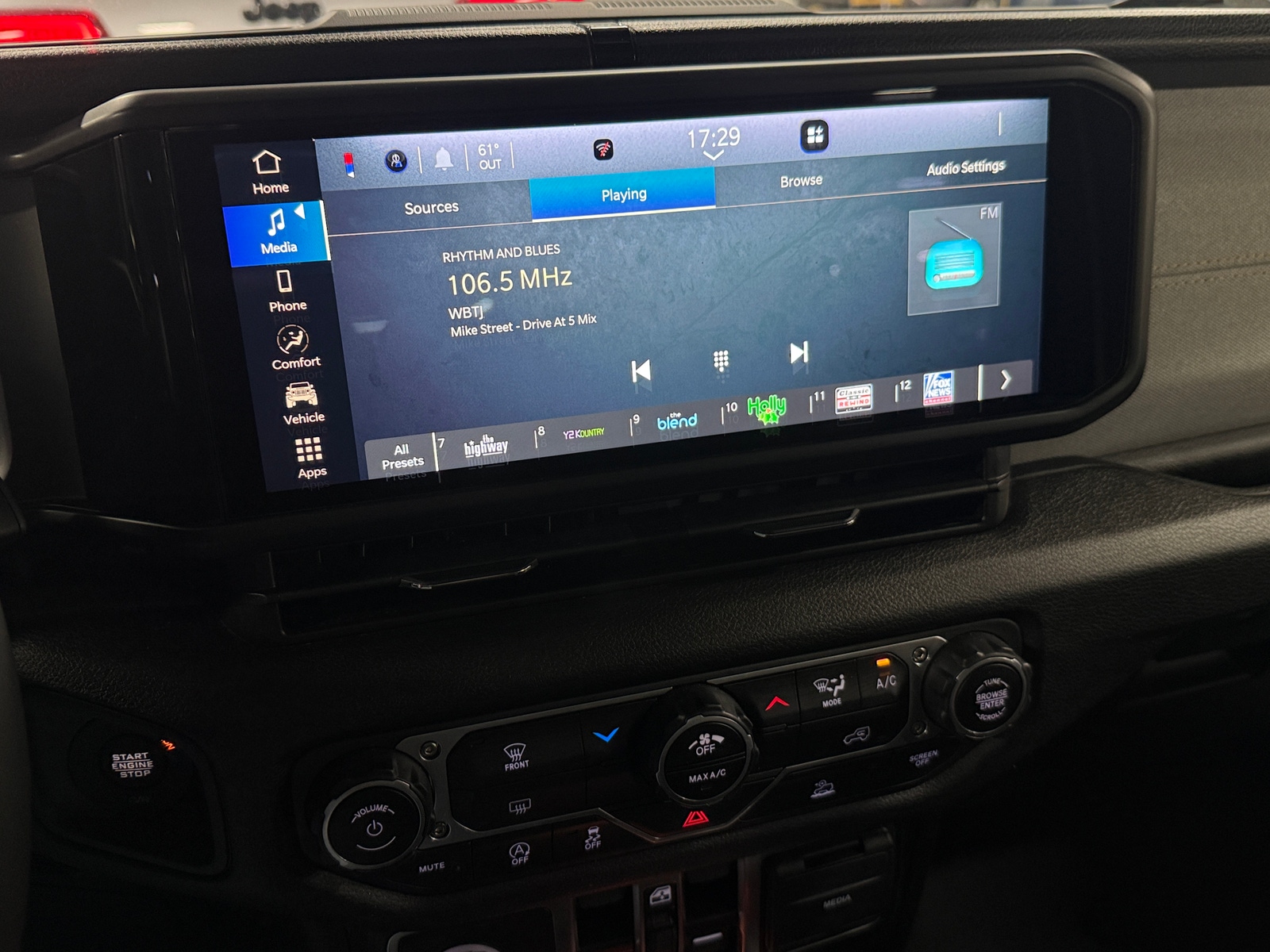 Thumbnail: 2025 Jeep Wrangler - 4