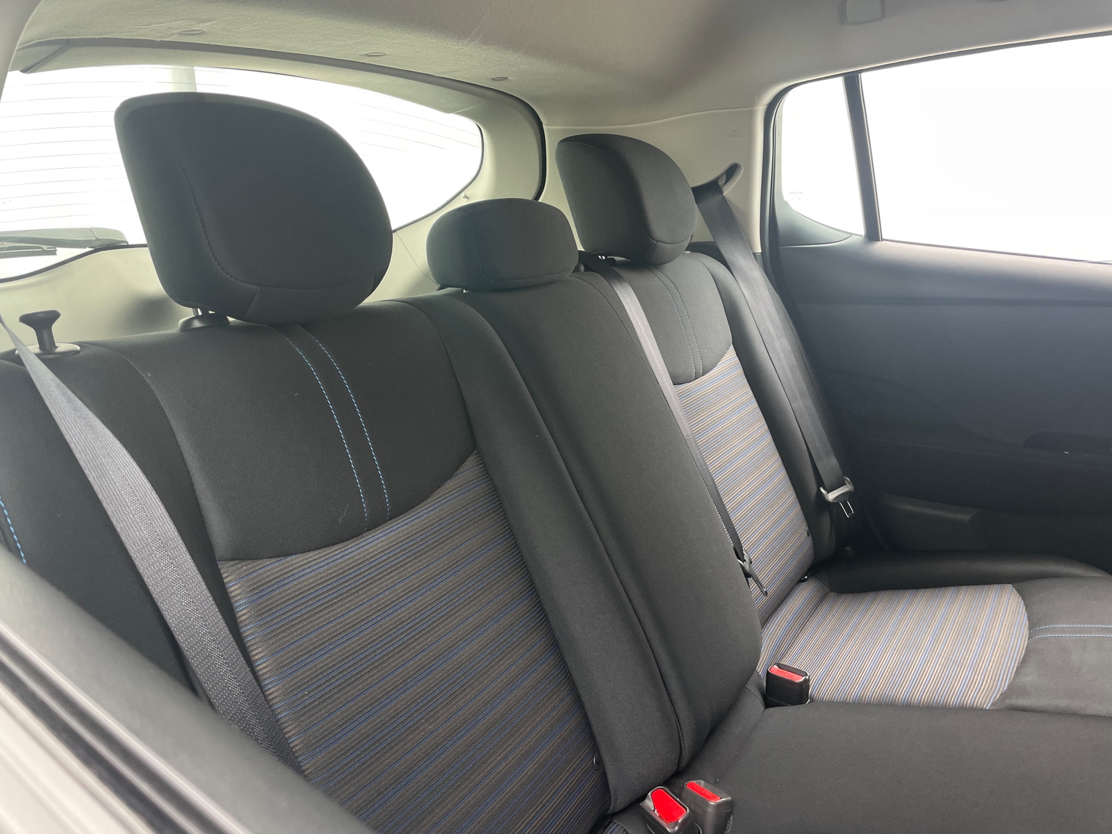 Thumbnail: 2022 Nissan Leaf - 6