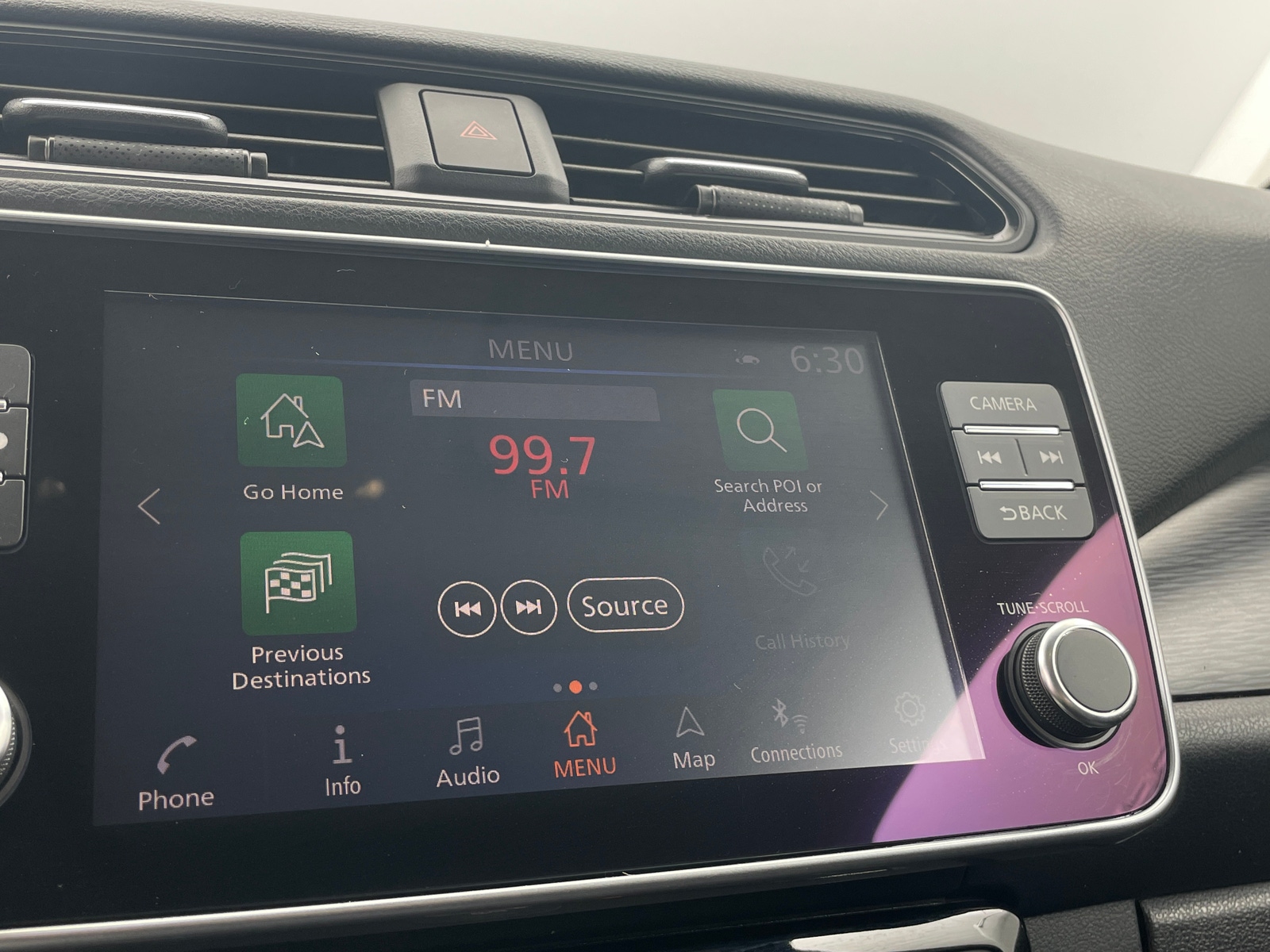 Thumbnail: 2022 Nissan Leaf - 4