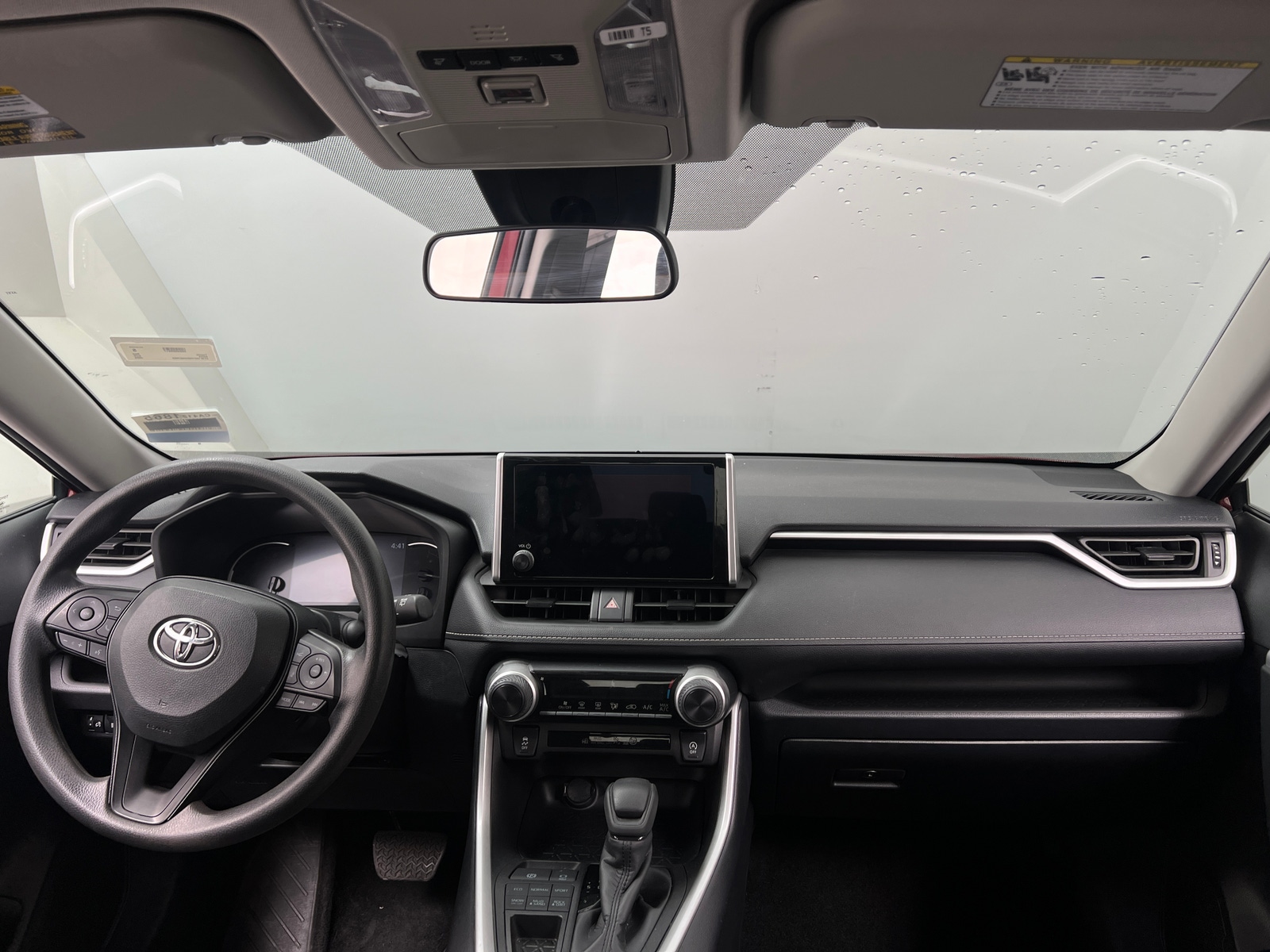 Thumbnail: 2025 Toyota RAV4 - 3