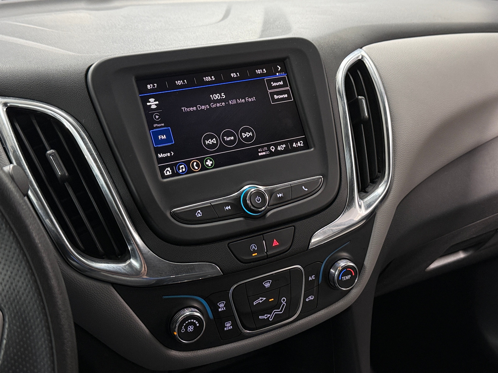 Thumbnail: 2023 Chevrolet Equinox - 4