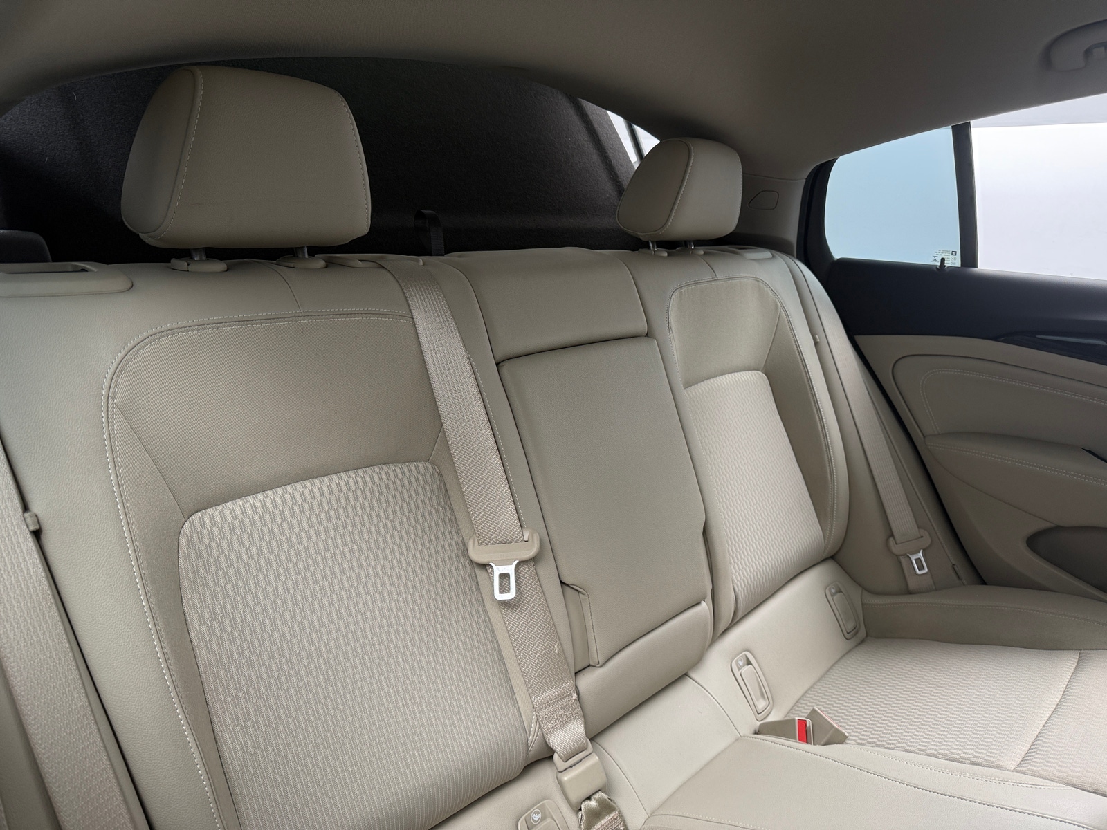 Thumbnail: 2018 Buick Regal - 6